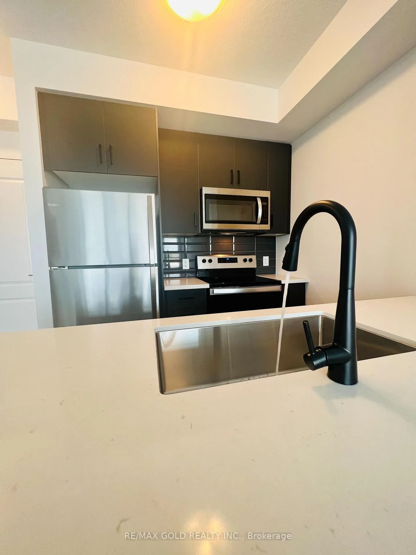 Photo 12 of Unit 404, 460 Dundas Street E, Hamilton, Waterdown — HOMEH