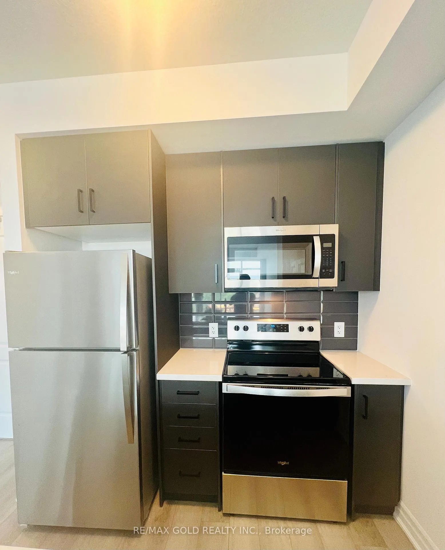 Photo 15 of Unit 404, 460 Dundas Street E, Hamilton, Waterdown — HOMEH