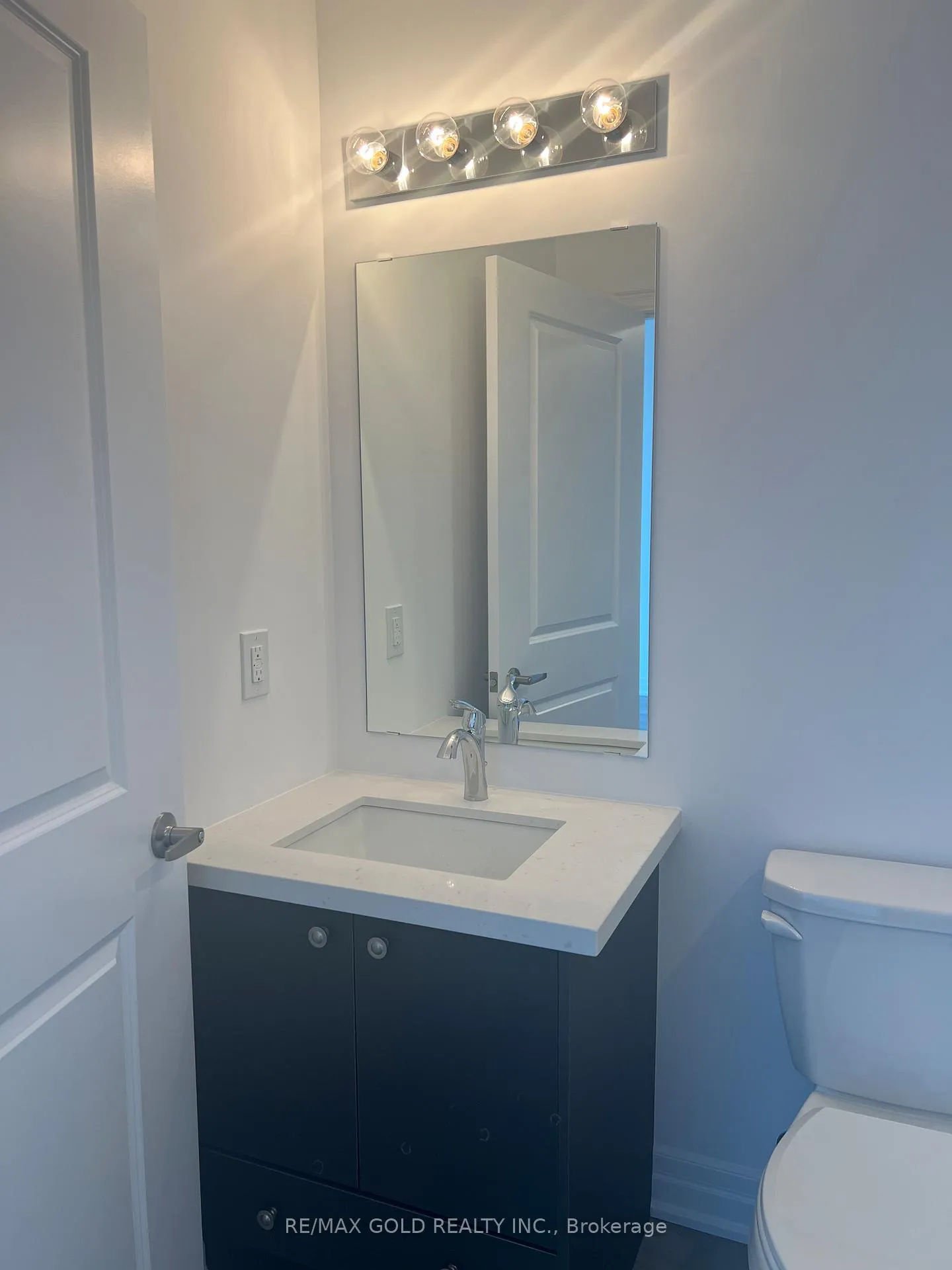 Photo 17 of Unit 404, 460 Dundas Street E, Hamilton, Waterdown — HOMEH