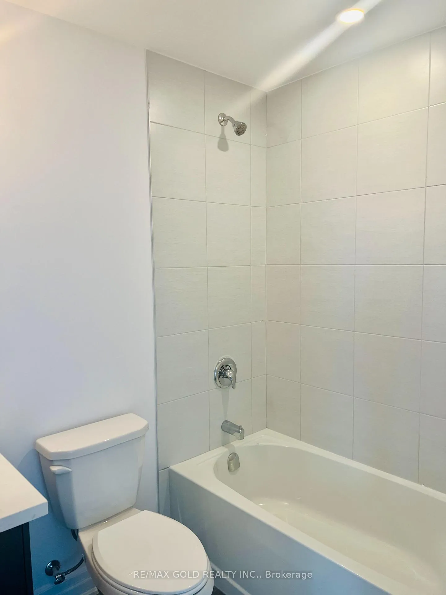Photo 18 of Unit 404, 460 Dundas Street E, Hamilton, Waterdown — HOMEH