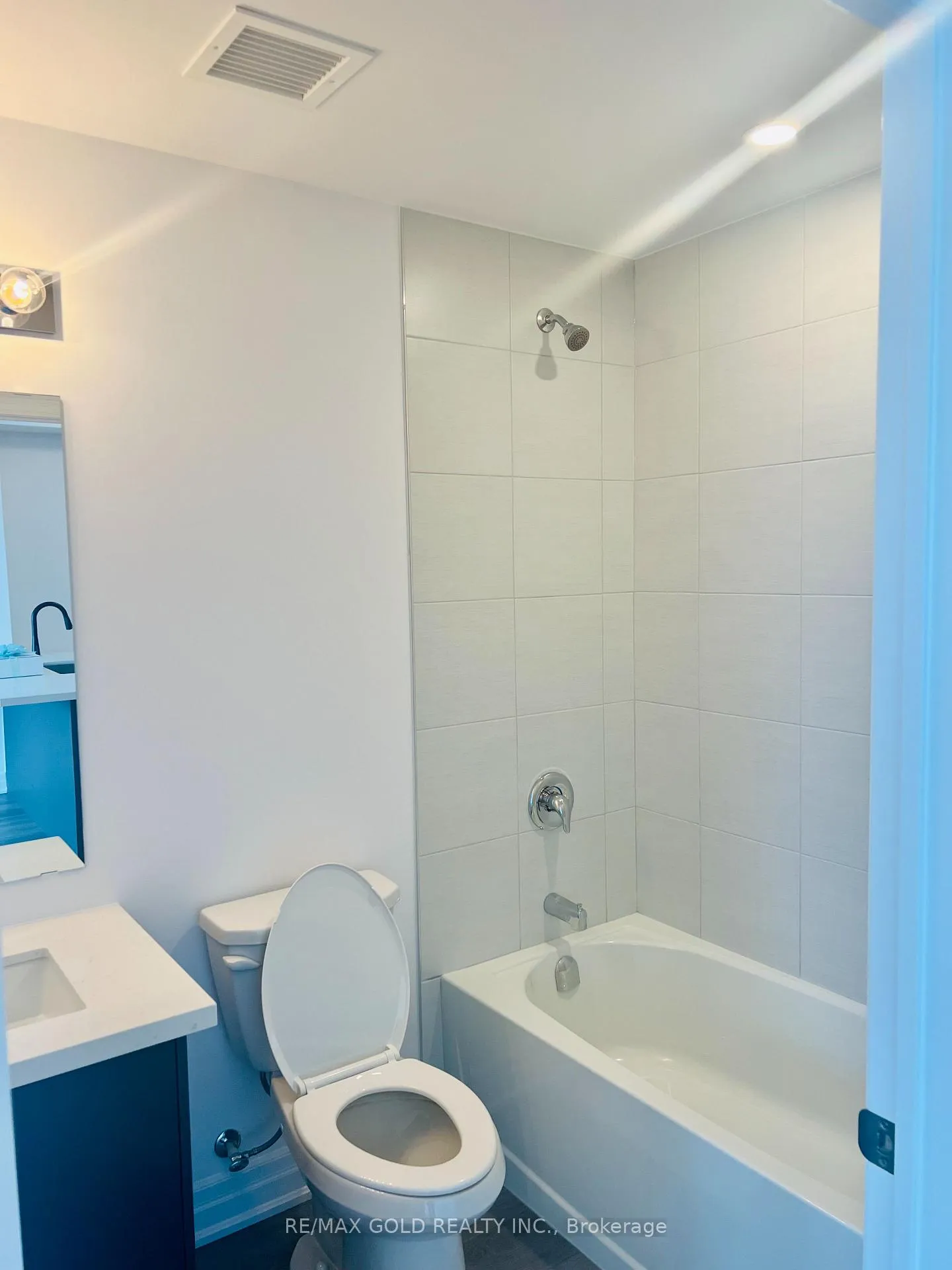 Photo 19 of Unit 404, 460 Dundas Street E, Hamilton, Waterdown — HOMEH