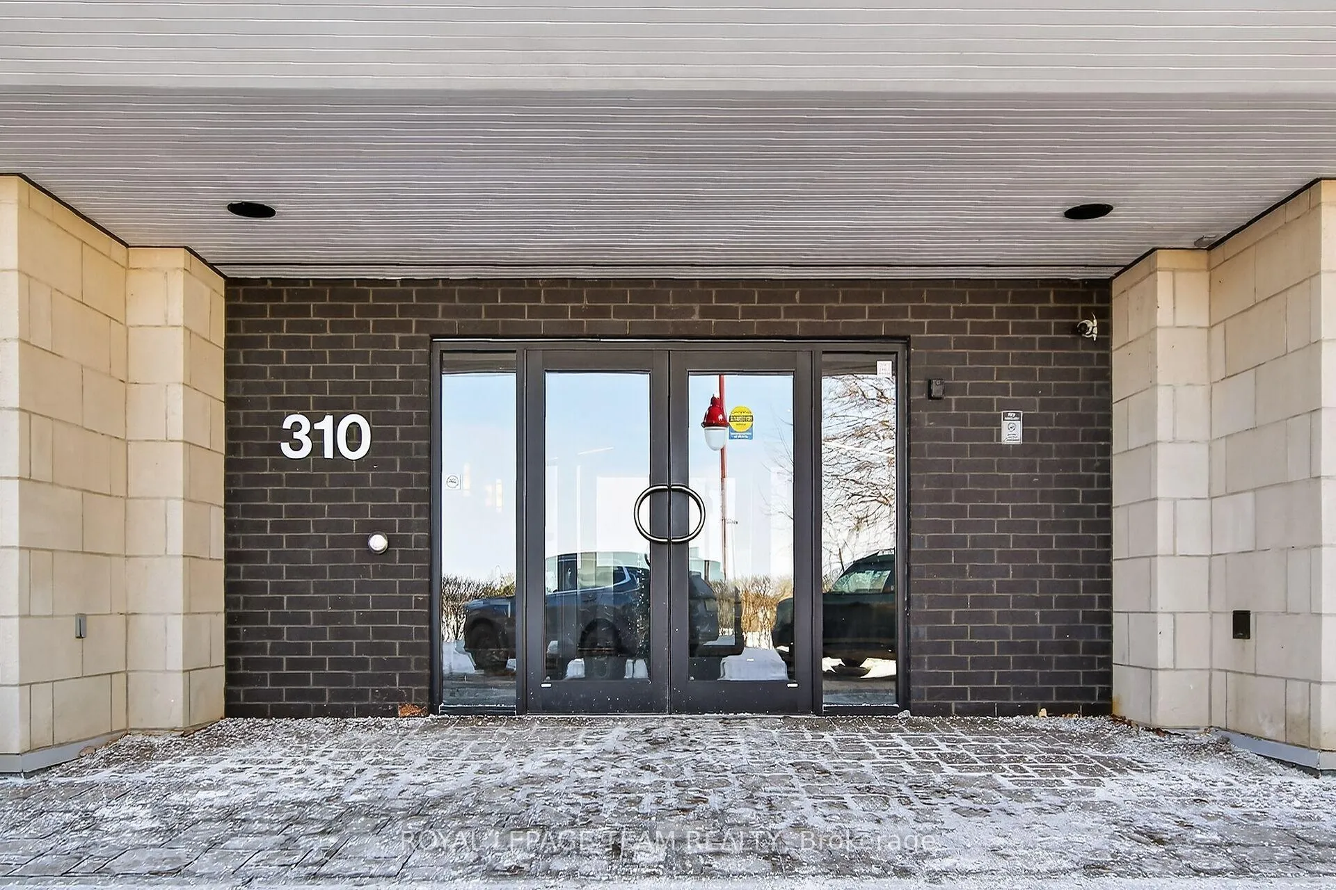 Photo 2 of Unit 204, 310 Centrum Boulevard, Ottawa, Bilberry Creek/Queenswood Heights — HOMEH
