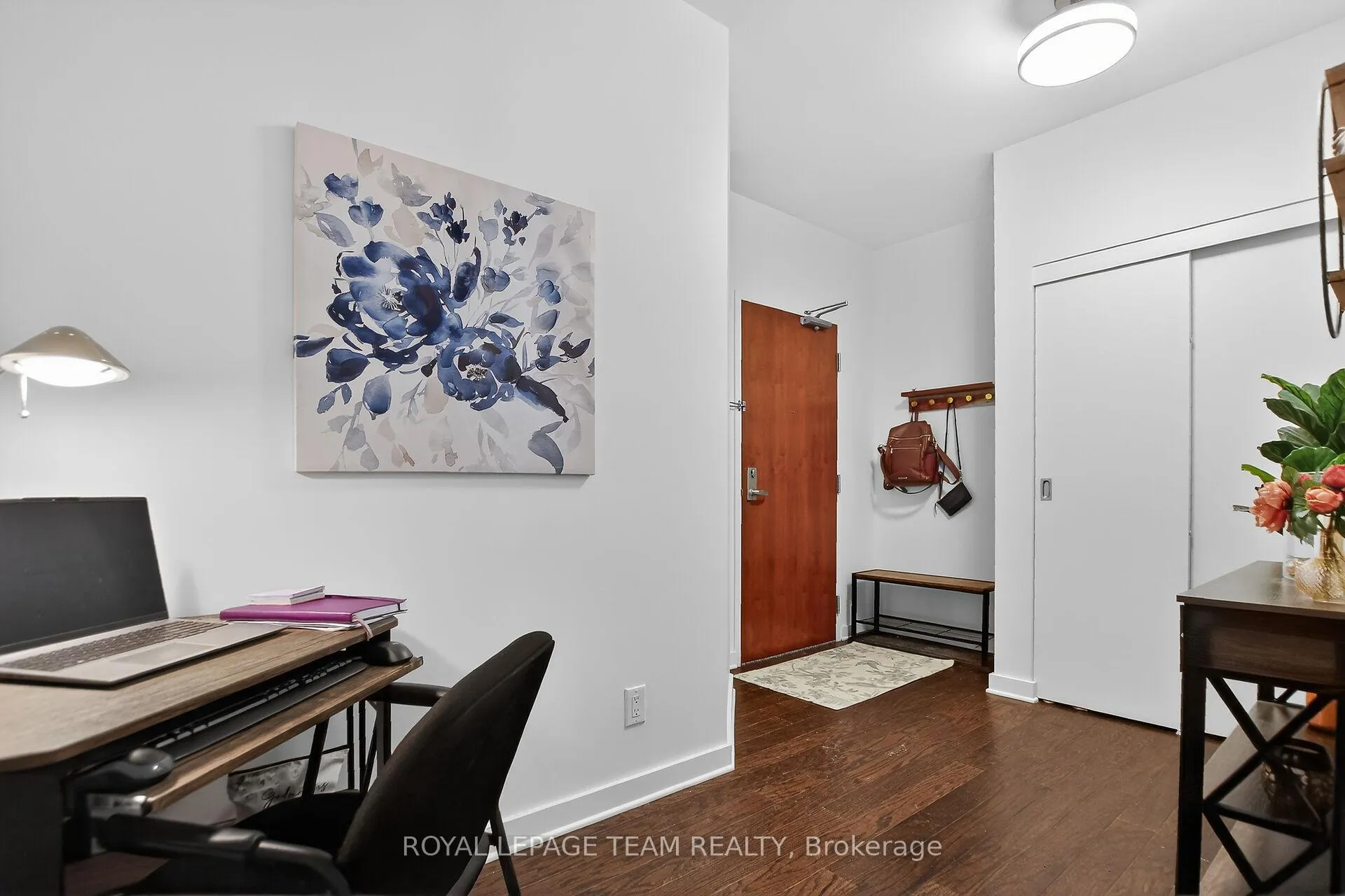 Photo 5 of Unit 204, 310 Centrum Boulevard, Ottawa, Bilberry Creek/Queenswood Heights — HOMEH