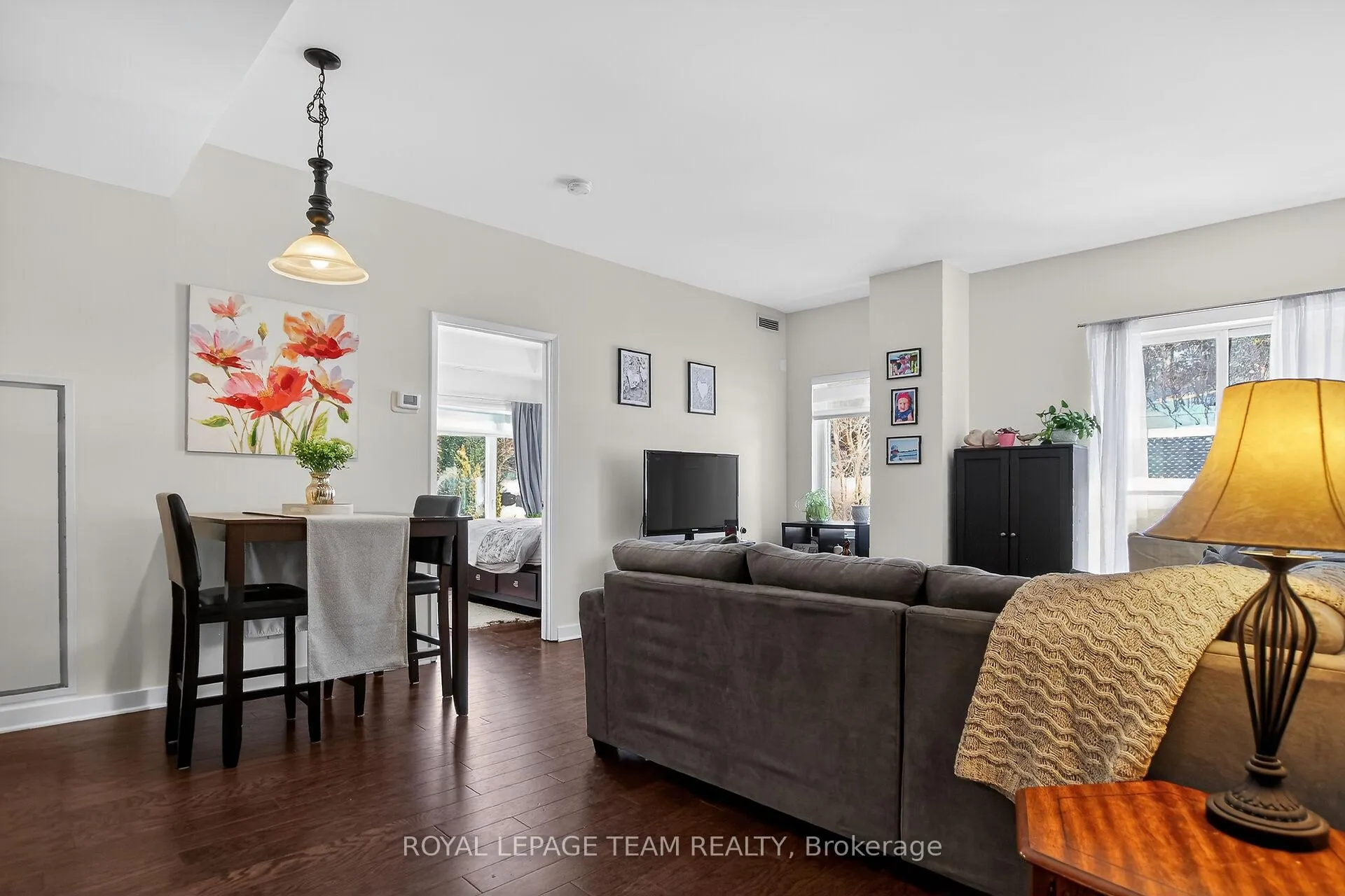 Photo 13 of Unit 204, 310 Centrum Boulevard, Ottawa, Bilberry Creek/Queenswood Heights — HOMEH