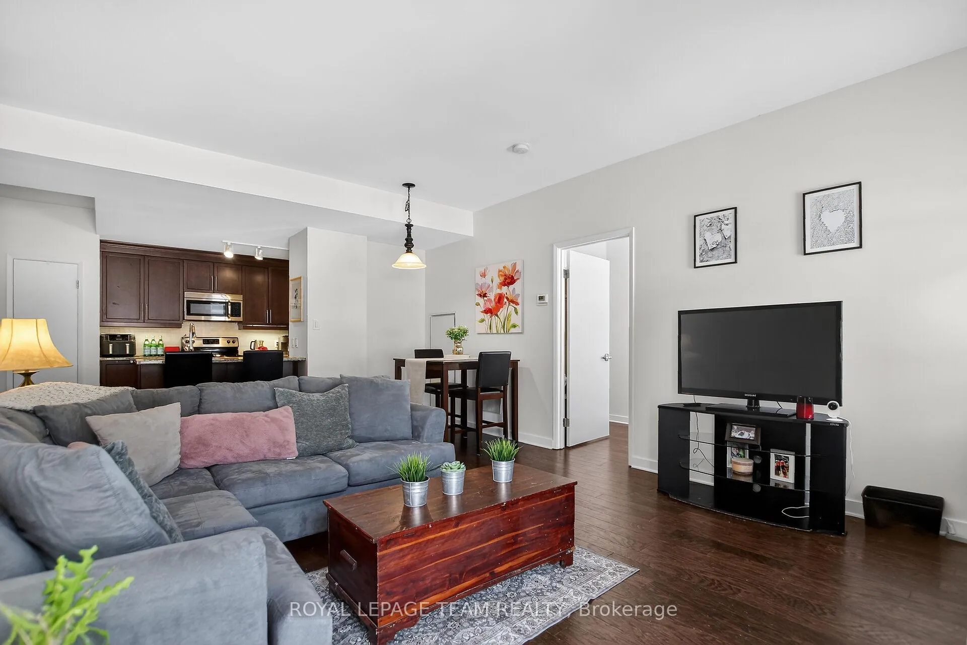 Photo 17 of Unit 204, 310 Centrum Boulevard, Ottawa, Bilberry Creek/Queenswood Heights — HOMEH