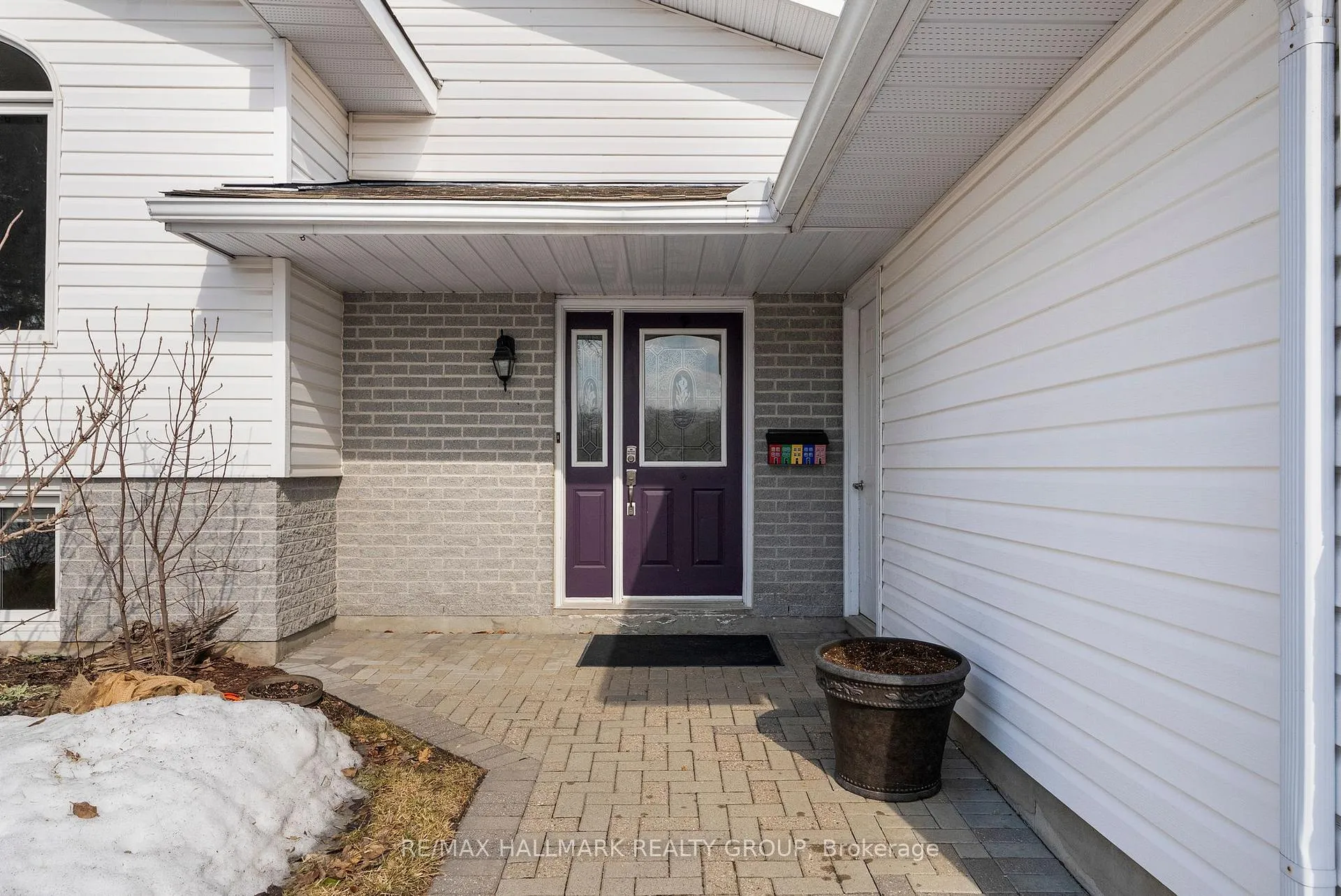 Photo 2 of 156 Charles Street, Arnprior — HOMEH