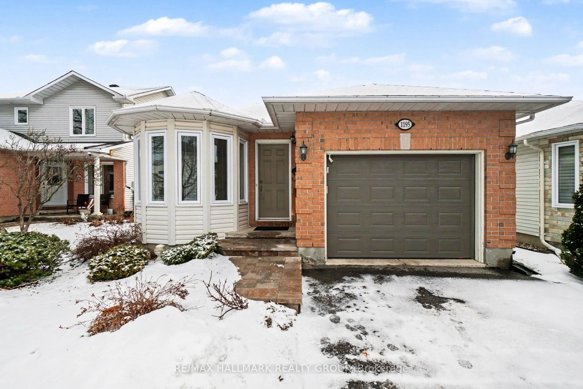 Photo 2 of 1195 Whiterock Street, Ottawa, Carson Grove — HOMEH