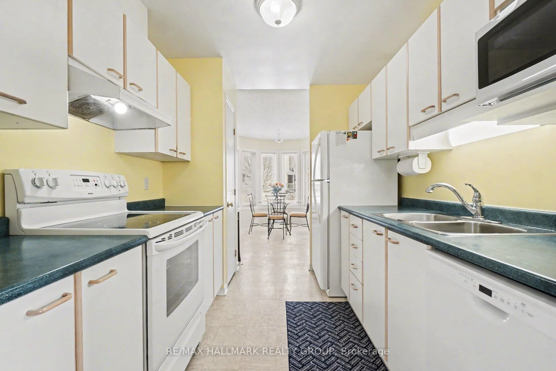 Photo 3 of 1195 Whiterock Street, Ottawa, Carson Grove — HOMEH