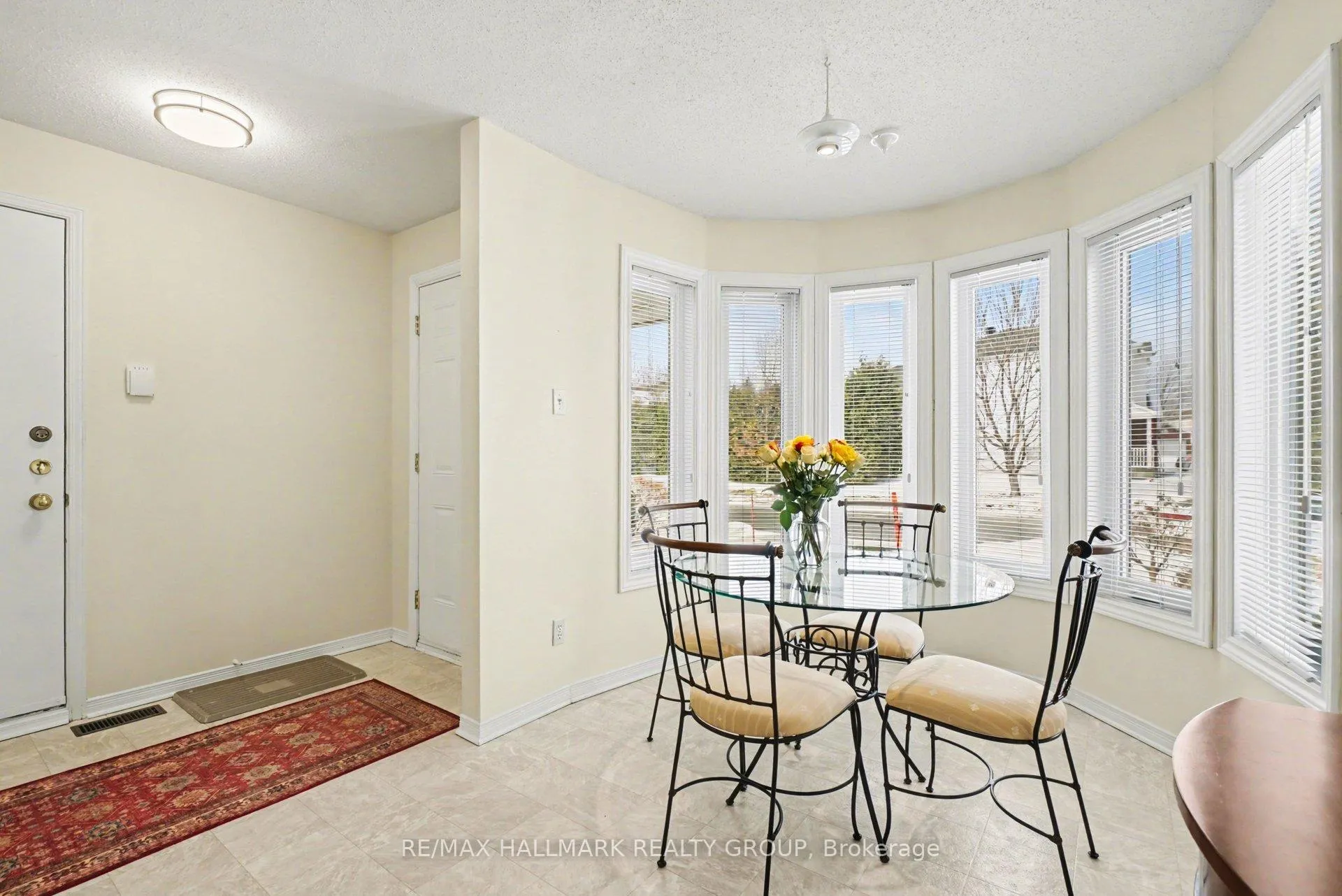 Photo 5 of 1195 Whiterock Street, Ottawa, Carson Grove — HOMEH