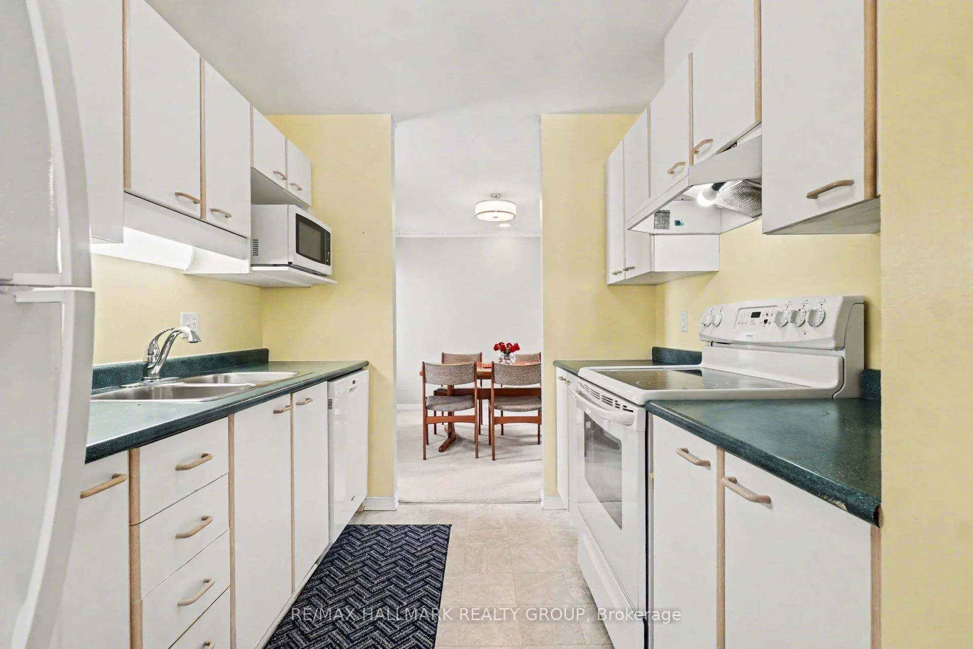 Photo 6 of 1195 Whiterock Street, Ottawa, Carson Grove — HOMEH