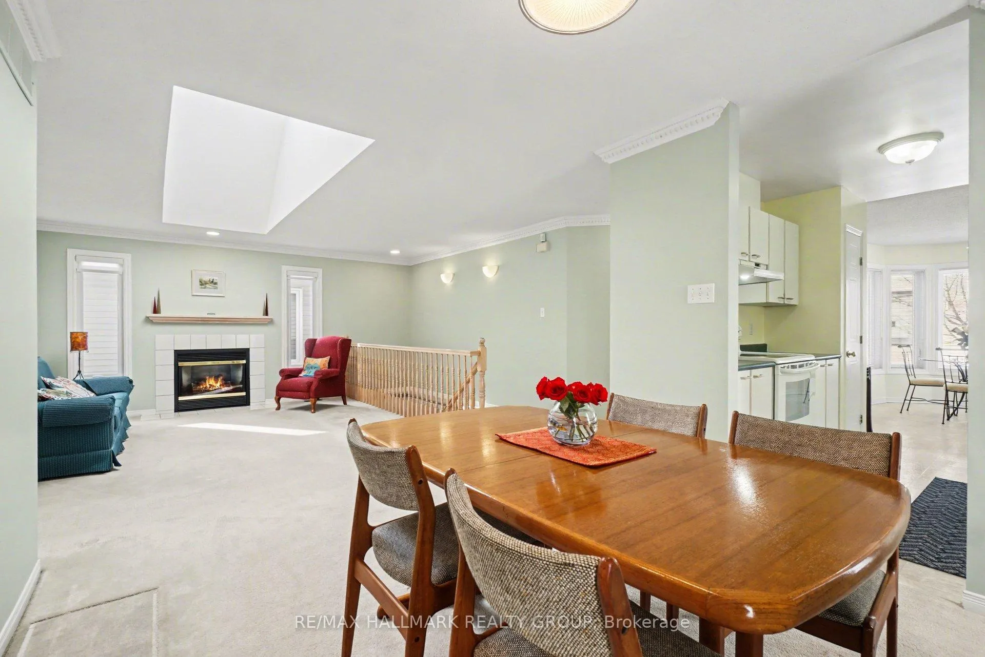 Photo 7 of 1195 Whiterock Street, Ottawa, Carson Grove — HOMEH