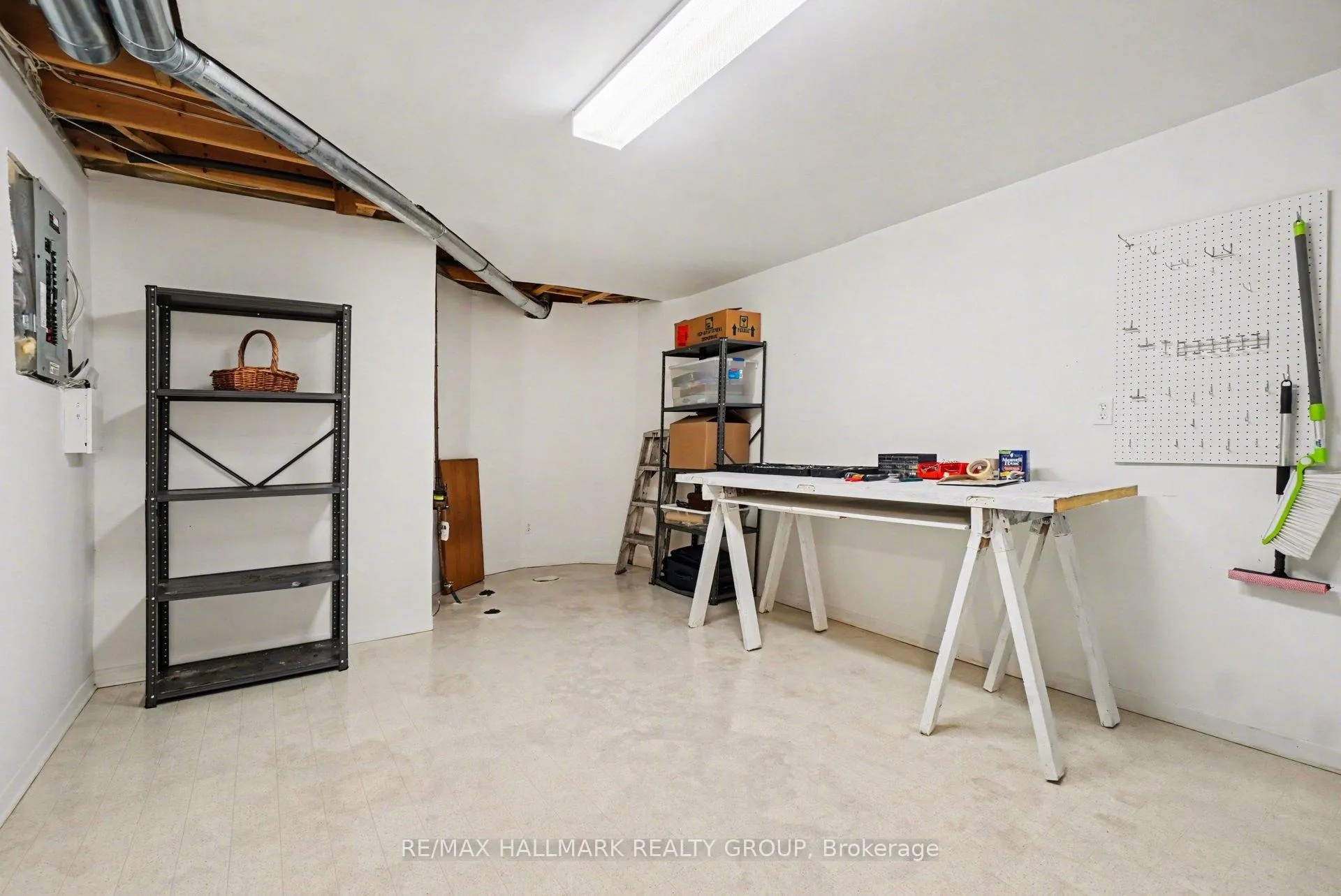 Photo 35 of 1195 Whiterock Street, Ottawa, Carson Grove — HOMEH