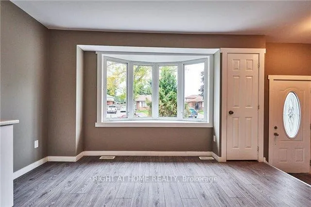Photo 3 of Unit Upper, 225 Kinmount Crescent, Oshawa, Lakeview — HOMEH