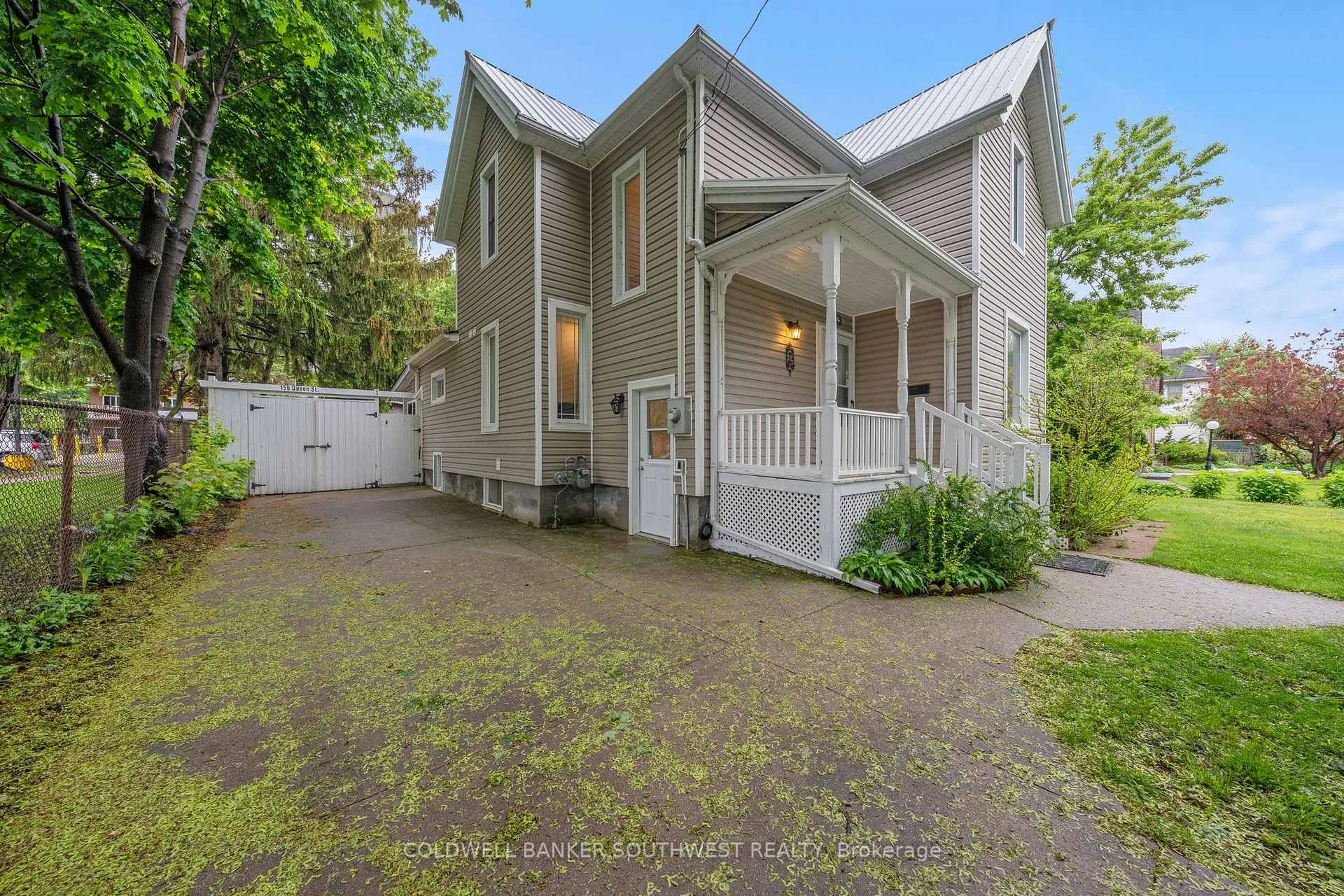 Photo 1 of 156 Queen Street, Sarnia — HOMEH