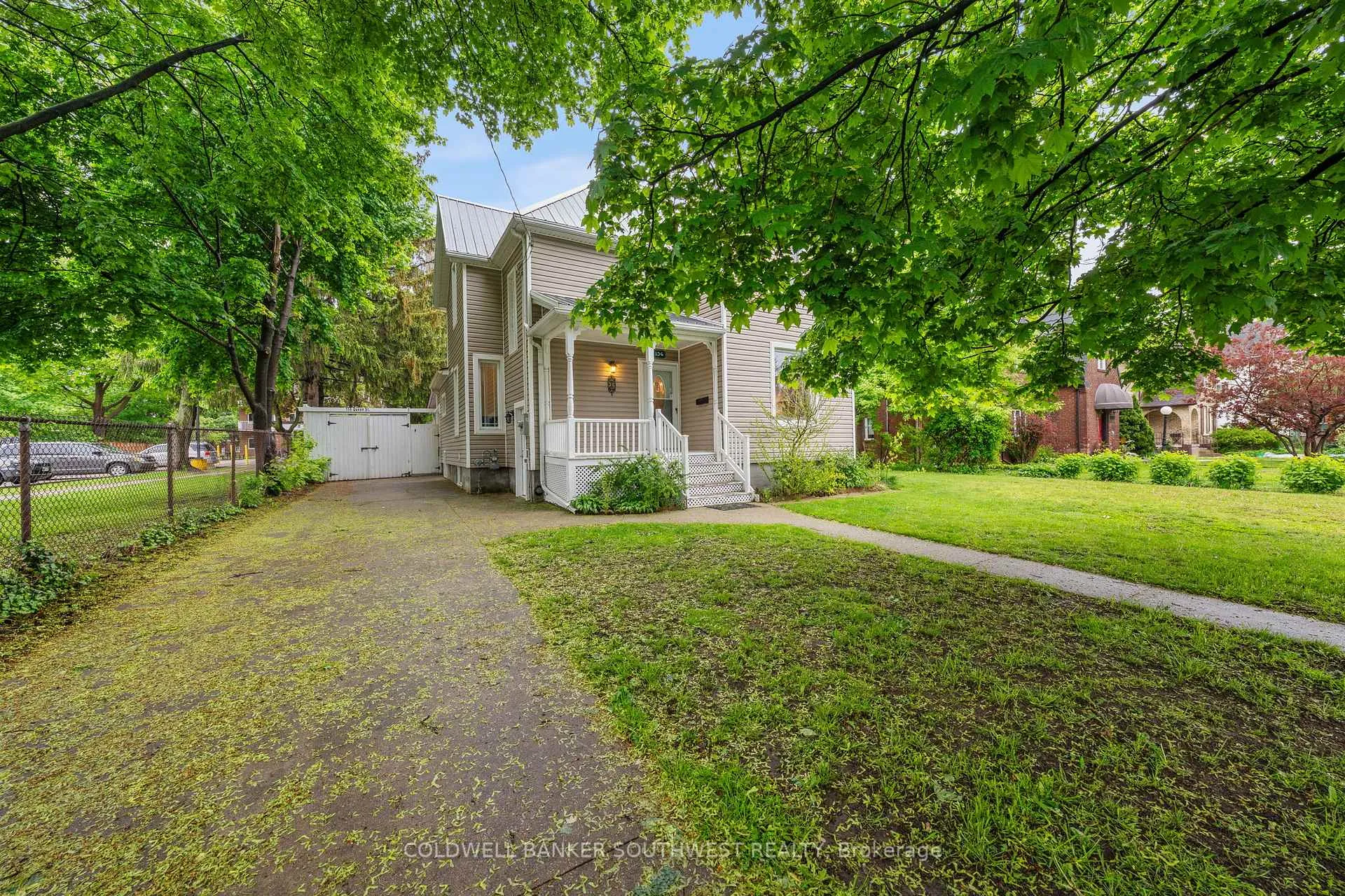 Photo 2 of 156 Queen Street, Sarnia — HOMEH