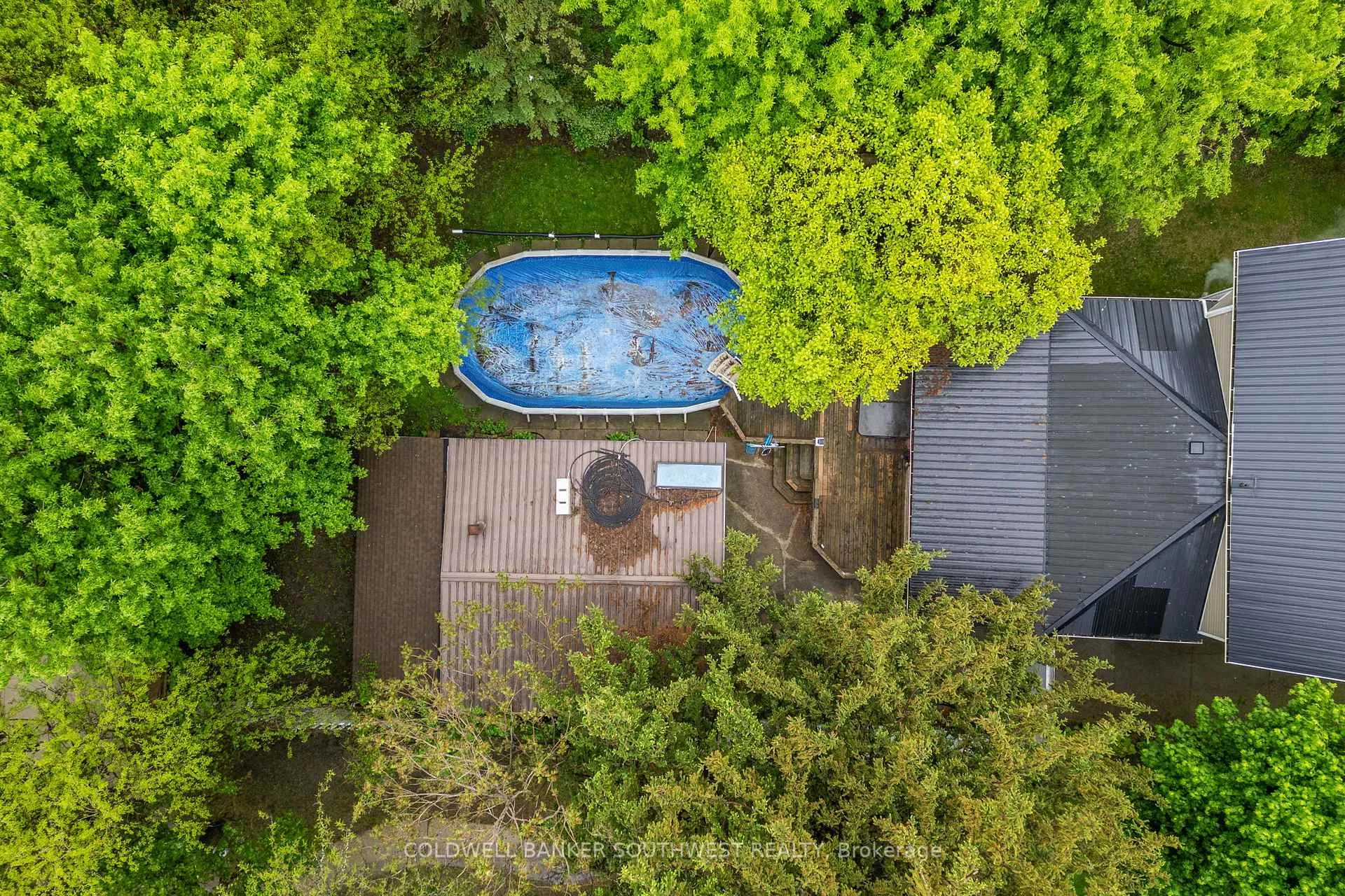 Photo 13 of 156 Queen Street, Sarnia — HOMEH