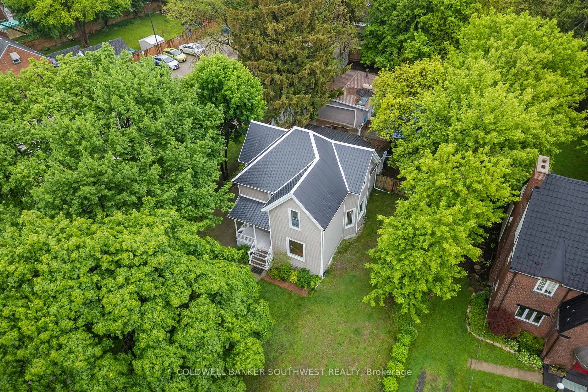Photo 16 of 156 Queen Street, Sarnia — HOMEH