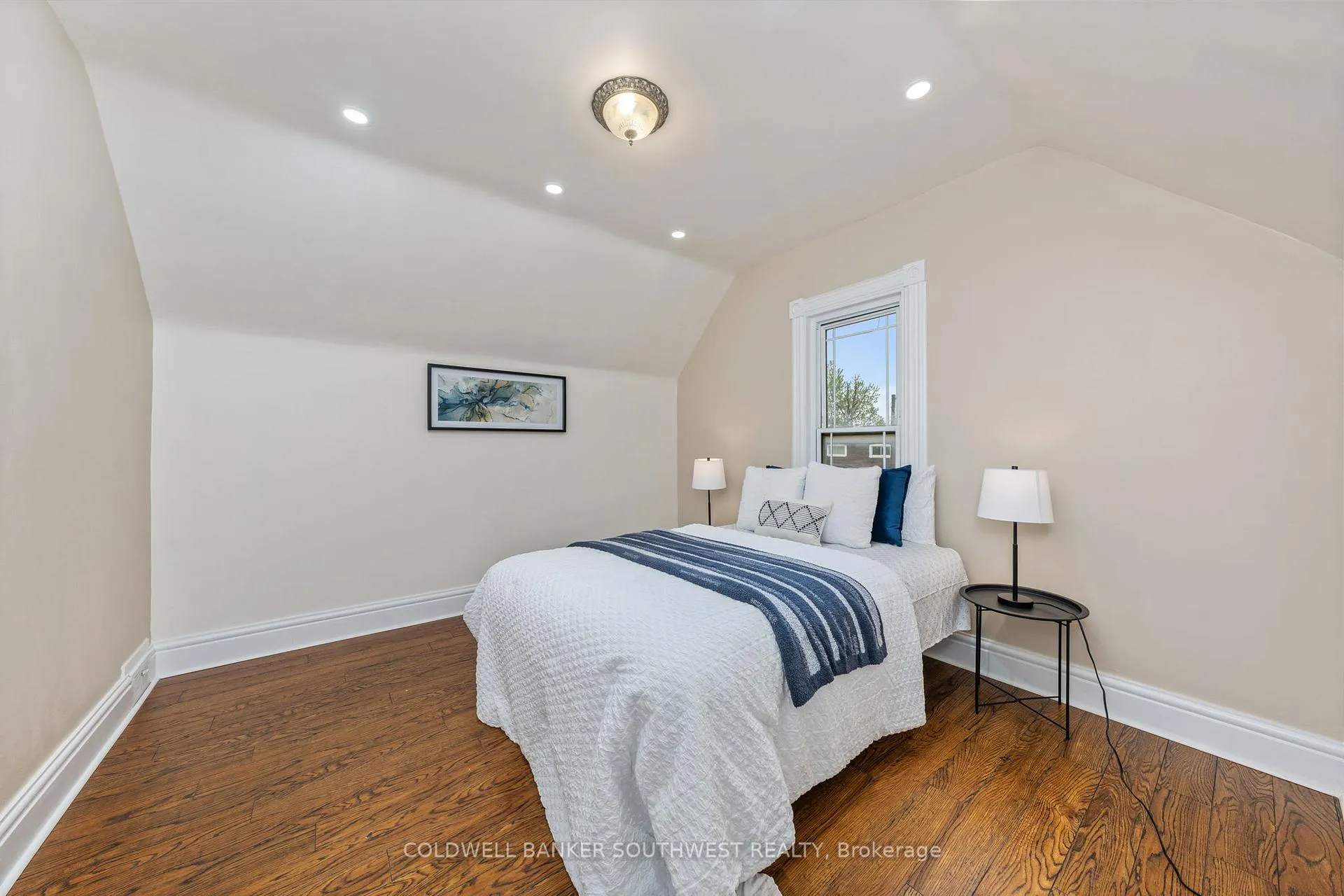 Photo 23 of 156 Queen Street, Sarnia — HOMEH