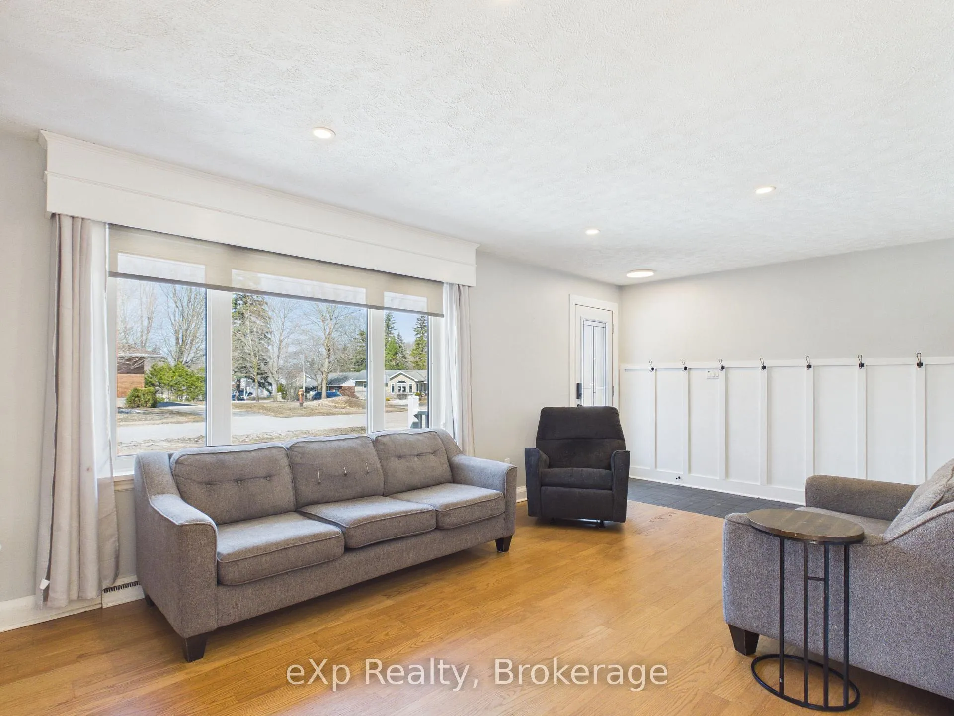 Photo 5 of 40 Johnstone Boulevard, Brockton — HOMEH
