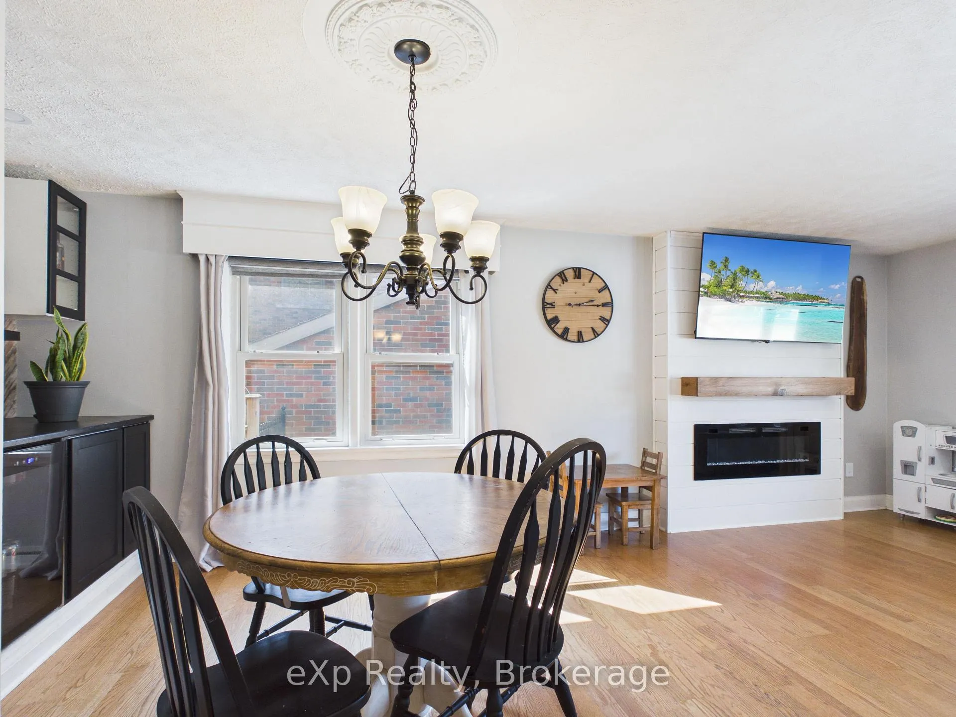 Photo 8 of 40 Johnstone Boulevard, Brockton — HOMEH