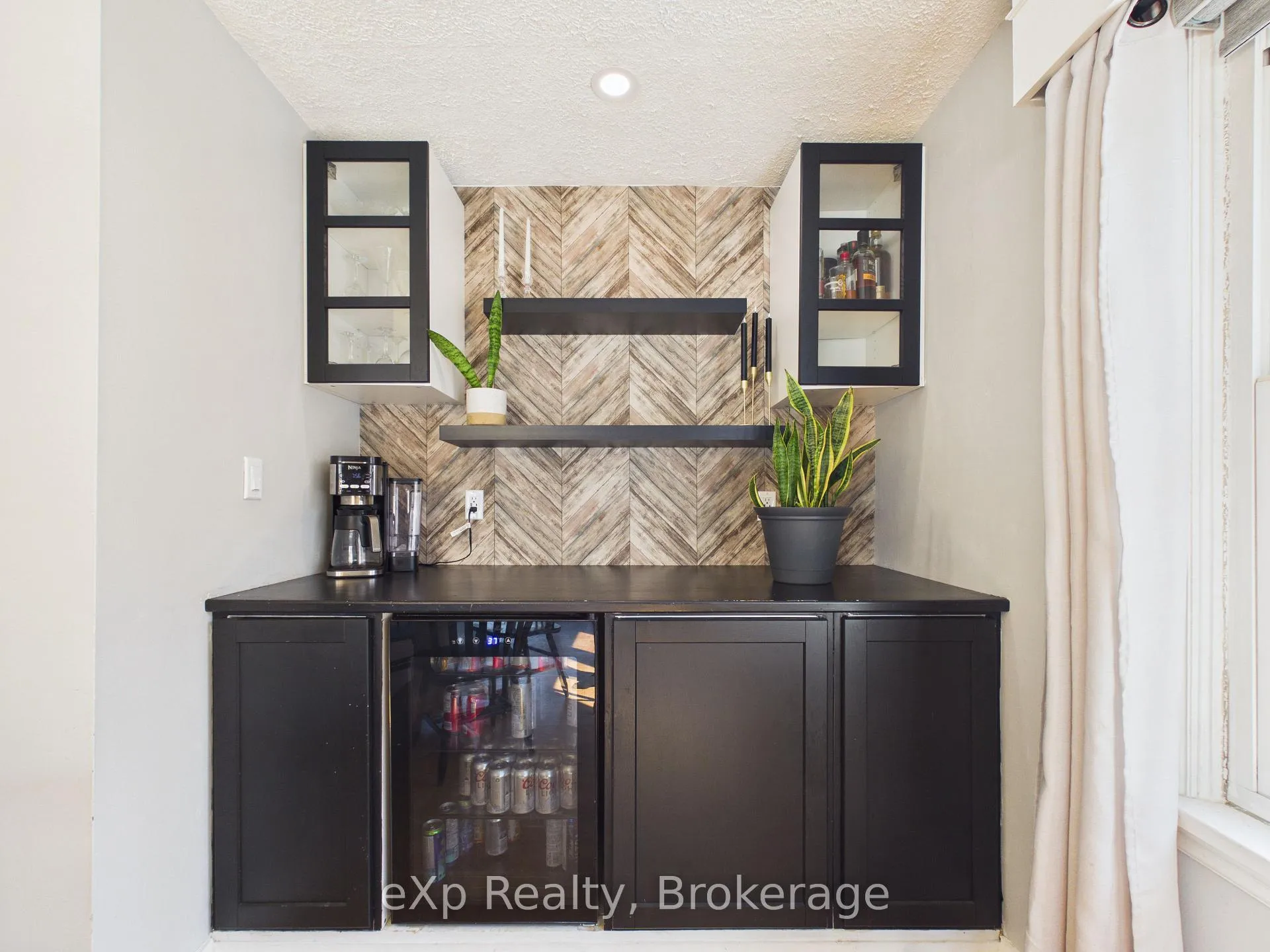 Photo 10 of 40 Johnstone Boulevard, Brockton — HOMEH