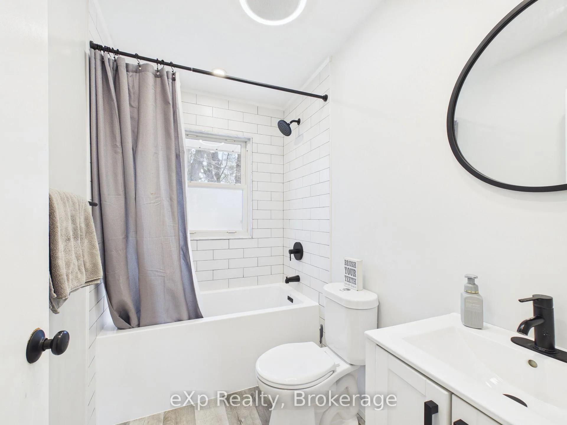 Photo 21 of 40 Johnstone Boulevard, Brockton — HOMEH