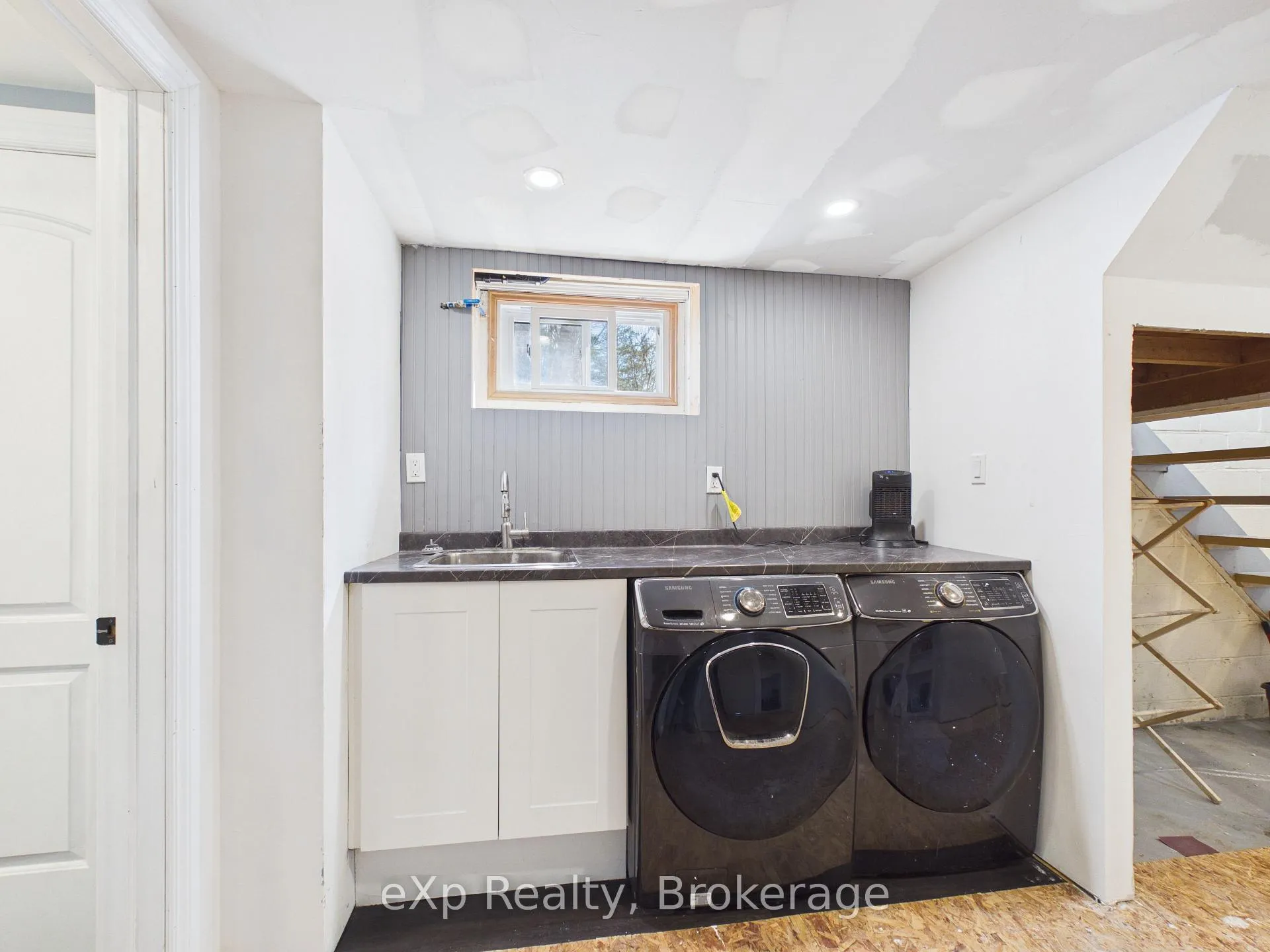 Photo 25 of 40 Johnstone Boulevard, Brockton — HOMEH