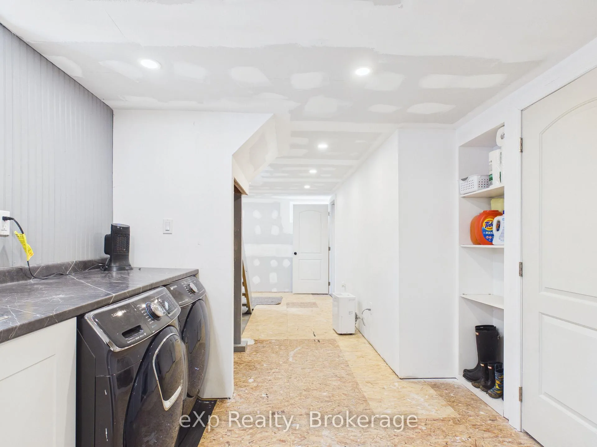 Photo 26 of 40 Johnstone Boulevard, Brockton — HOMEH