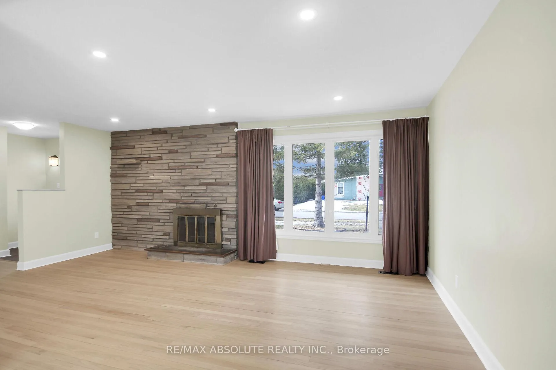 Photo 6 of 60 Foothills Drive, Ottawa, Lynwood Village — HOMEH