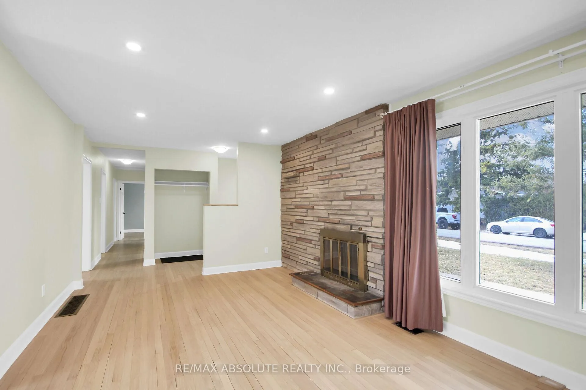 Photo 7 of 60 Foothills Drive, Ottawa, Lynwood Village — HOMEH
