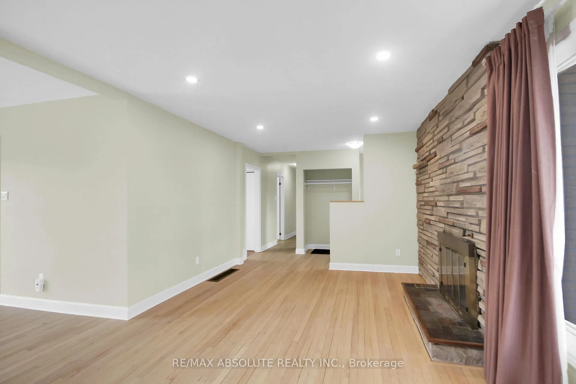 Photo 9 of 60 Foothills Drive, Ottawa, Lynwood Village — HOMEH