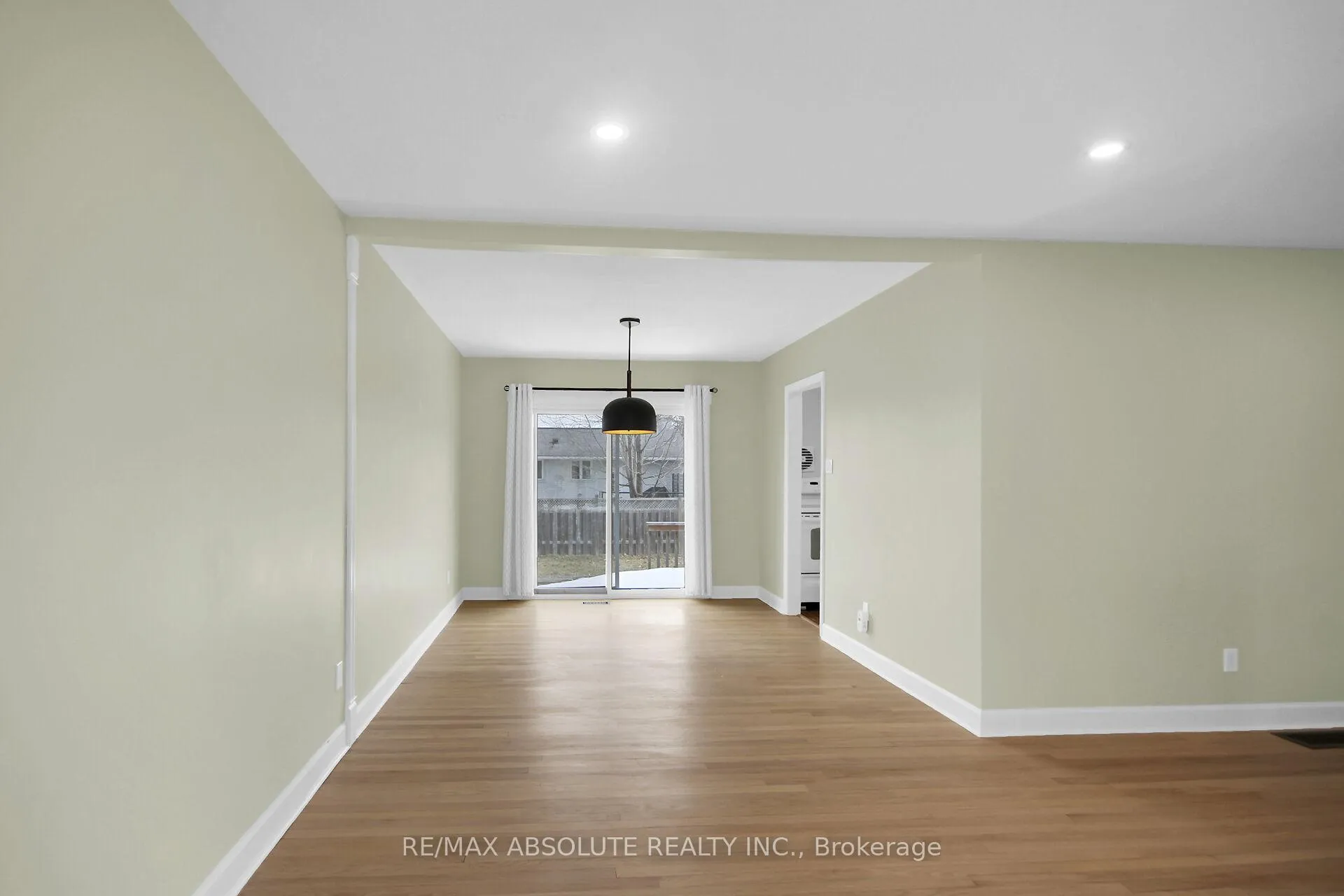 Photo 10 of 60 Foothills Drive, Ottawa, Lynwood Village — HOMEH