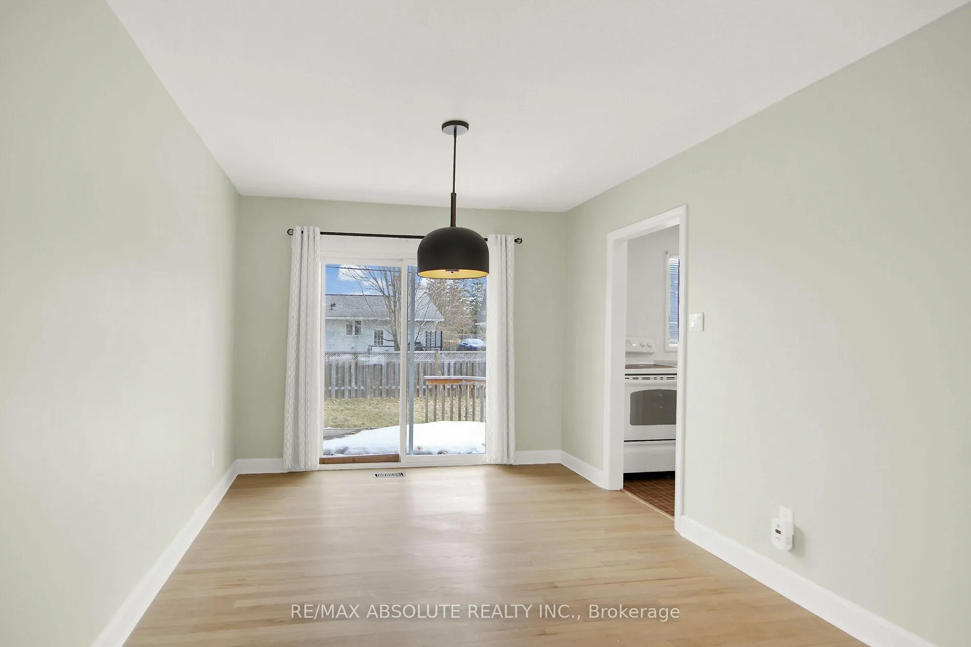 Photo 12 of 60 Foothills Drive, Ottawa, Lynwood Village — HOMEH