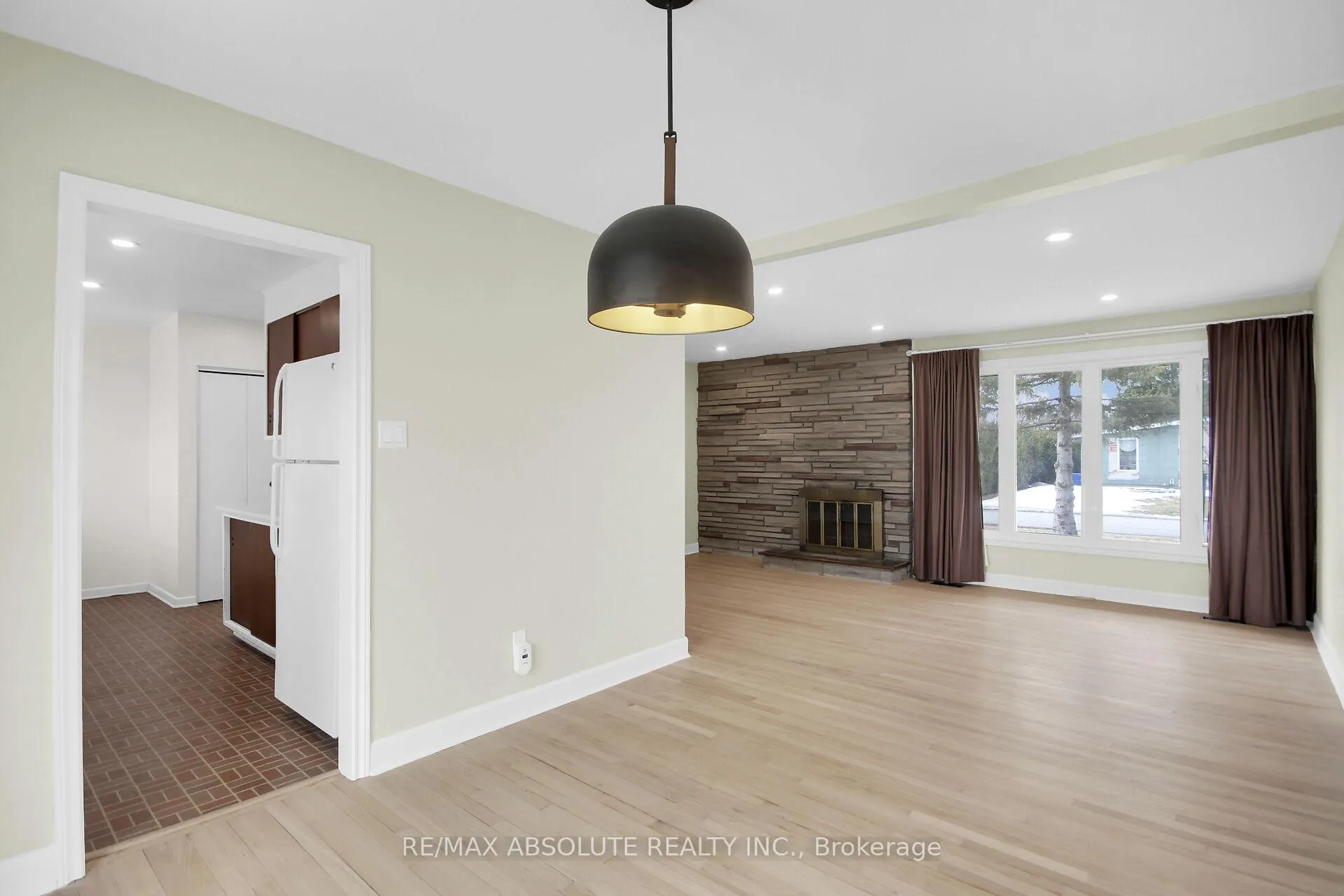 Photo 14 of 60 Foothills Drive, Ottawa, Lynwood Village — HOMEH