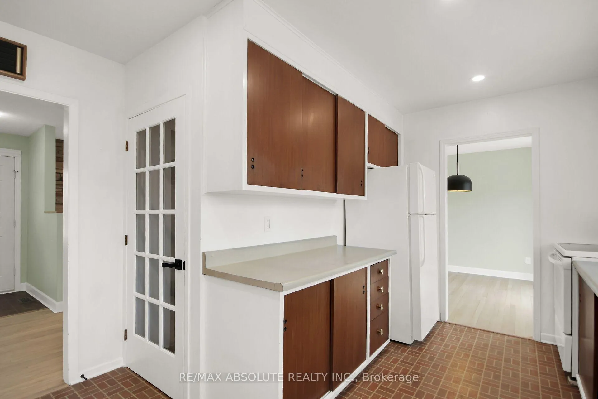 Photo 18 of 60 Foothills Drive, Ottawa, Lynwood Village — HOMEH