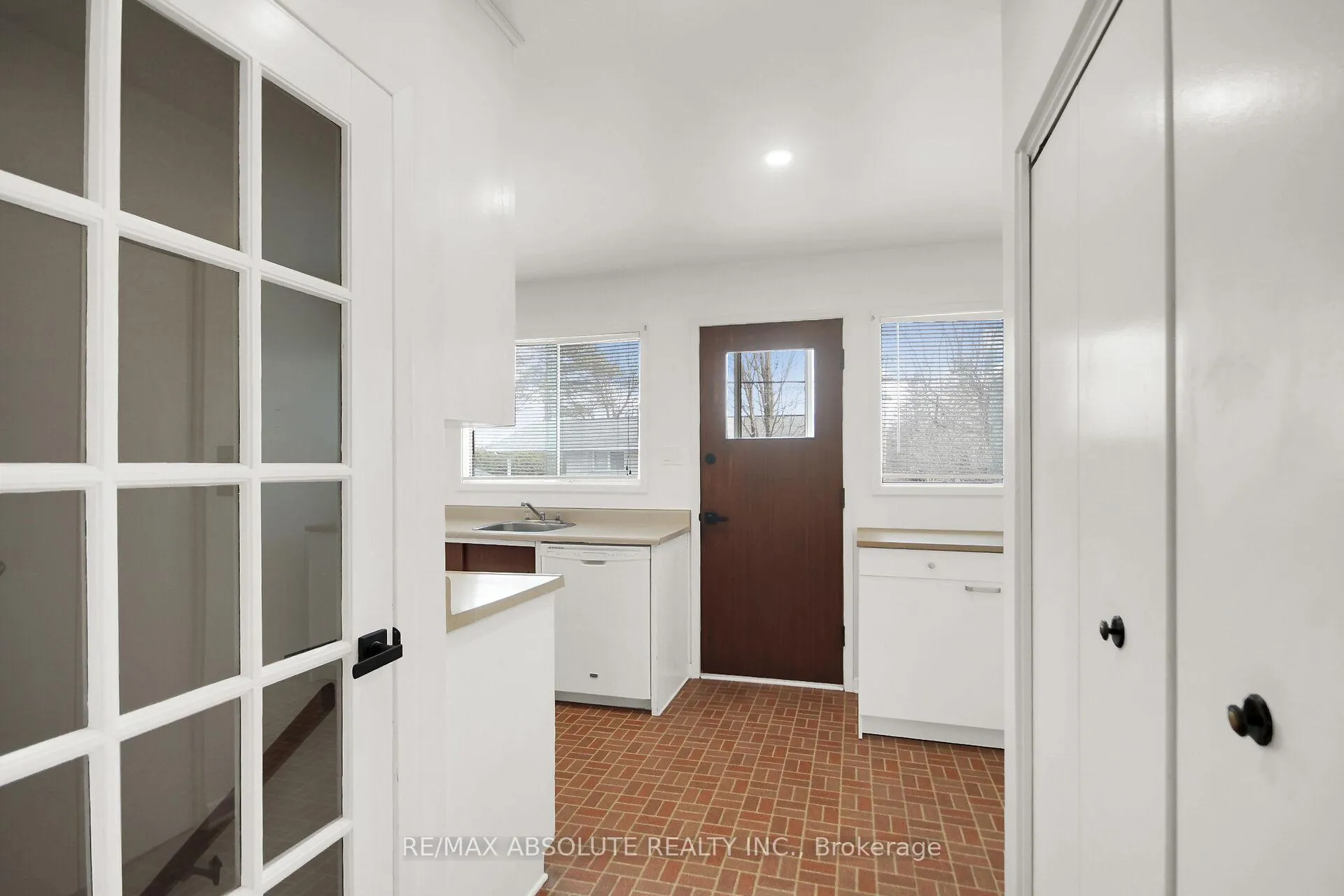 Photo 22 of 60 Foothills Drive, Ottawa, Lynwood Village — HOMEH