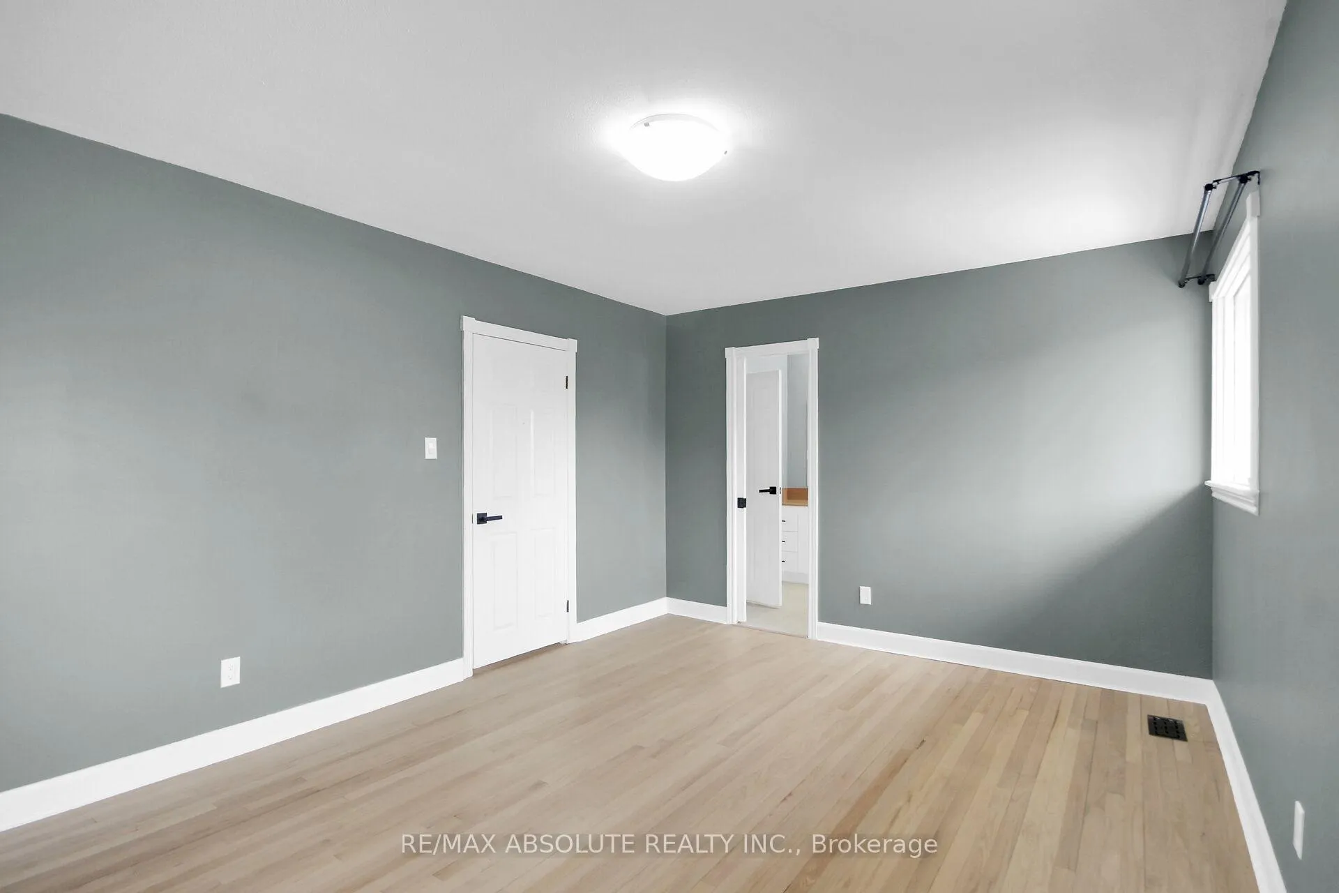 Photo 31 of 60 Foothills Drive, Ottawa, Lynwood Village — HOMEH