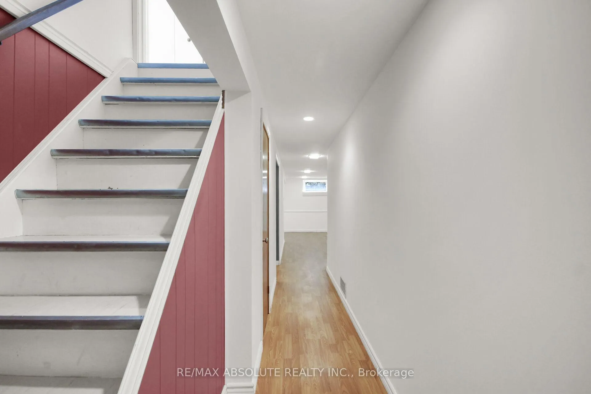 Photo 36 of 60 Foothills Drive, Ottawa, Lynwood Village — HOMEH