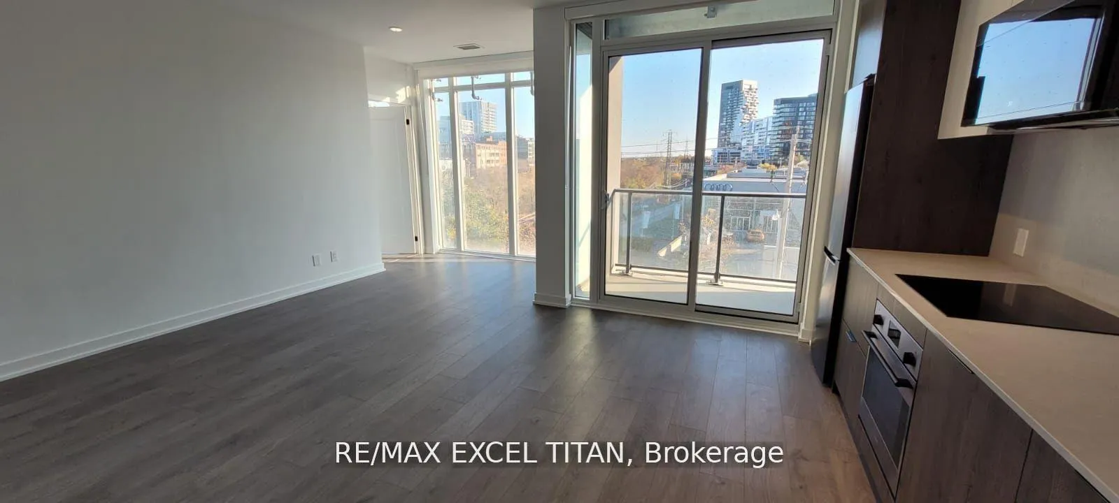 Photo 4 of Unit 309, 5 Defries Street, Toronto, Regent Park — HOMEH