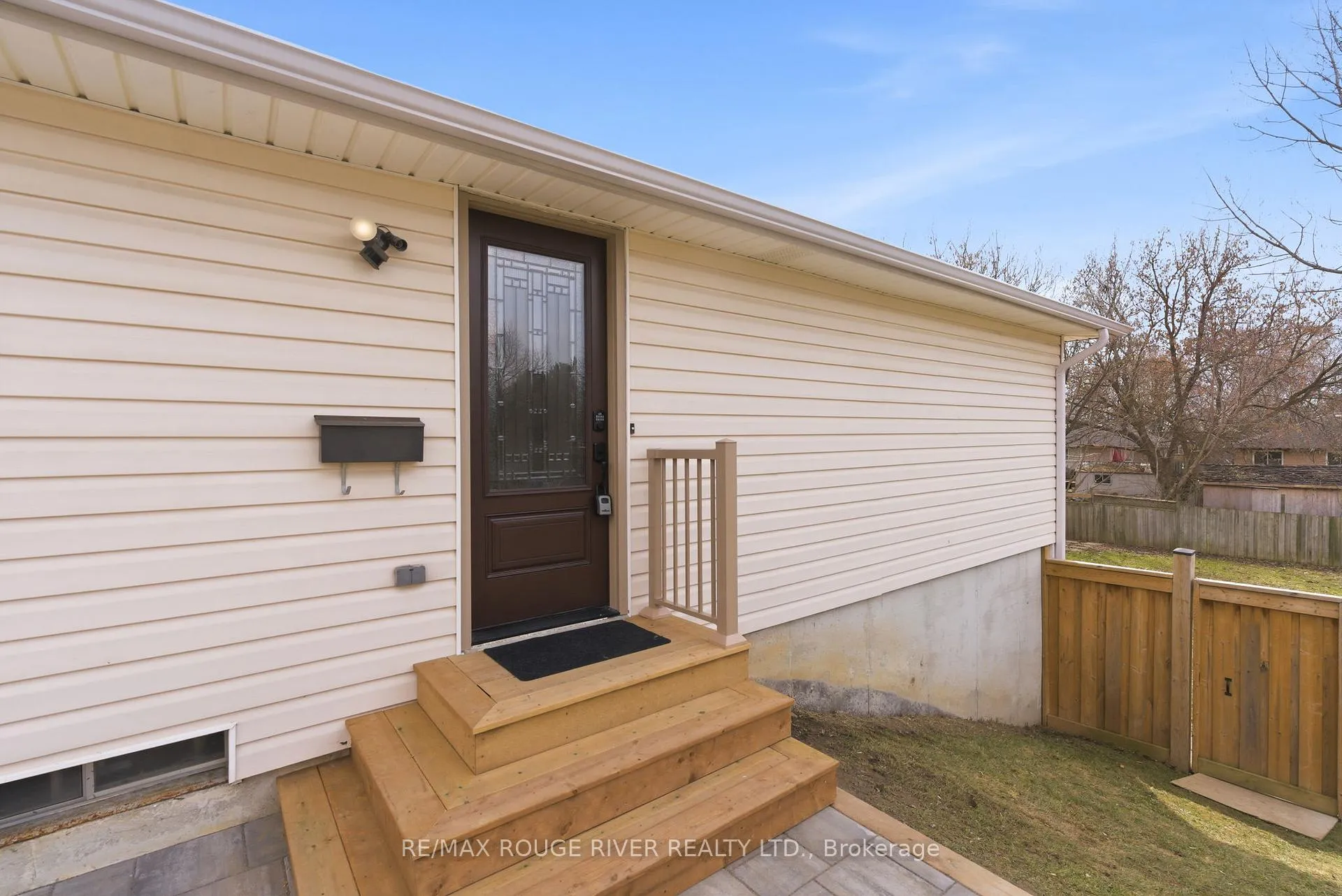 Photo 8 of 712 Grandview Drive, Oshawa, Donevan — HOMEH