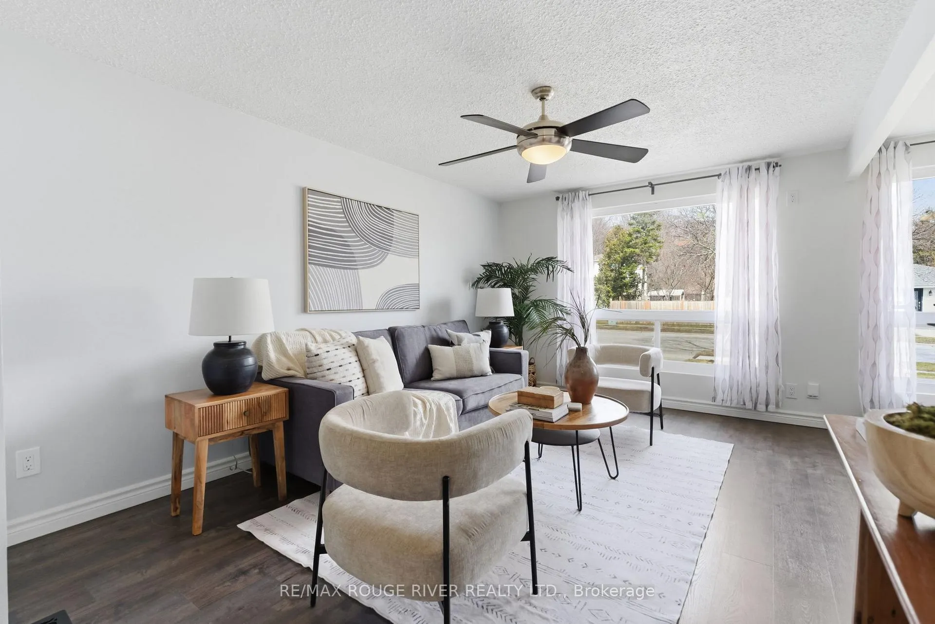 Photo 10 of 712 Grandview Drive, Oshawa, Donevan — HOMEH