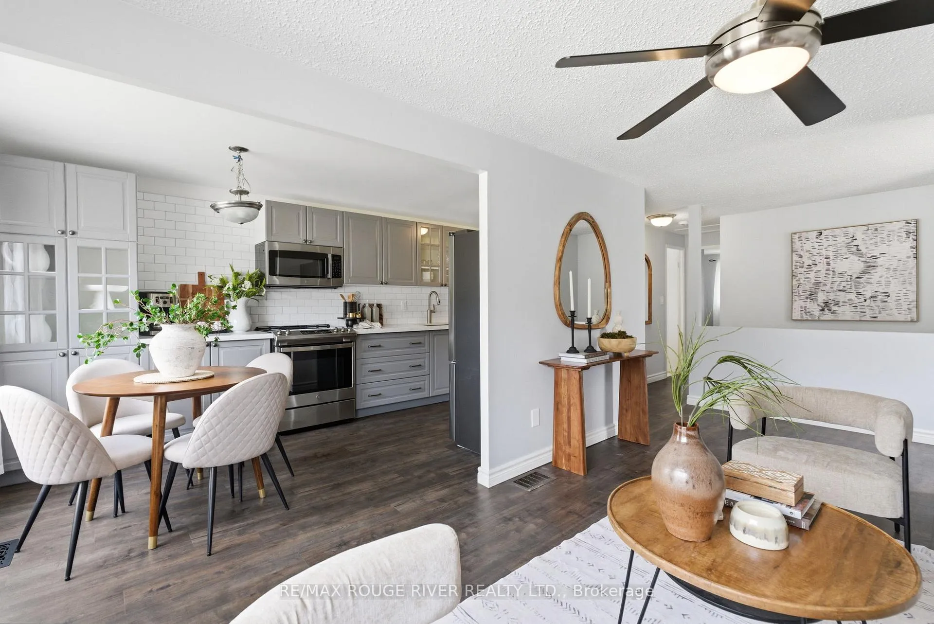Photo 13 of 712 Grandview Drive, Oshawa, Donevan — HOMEH