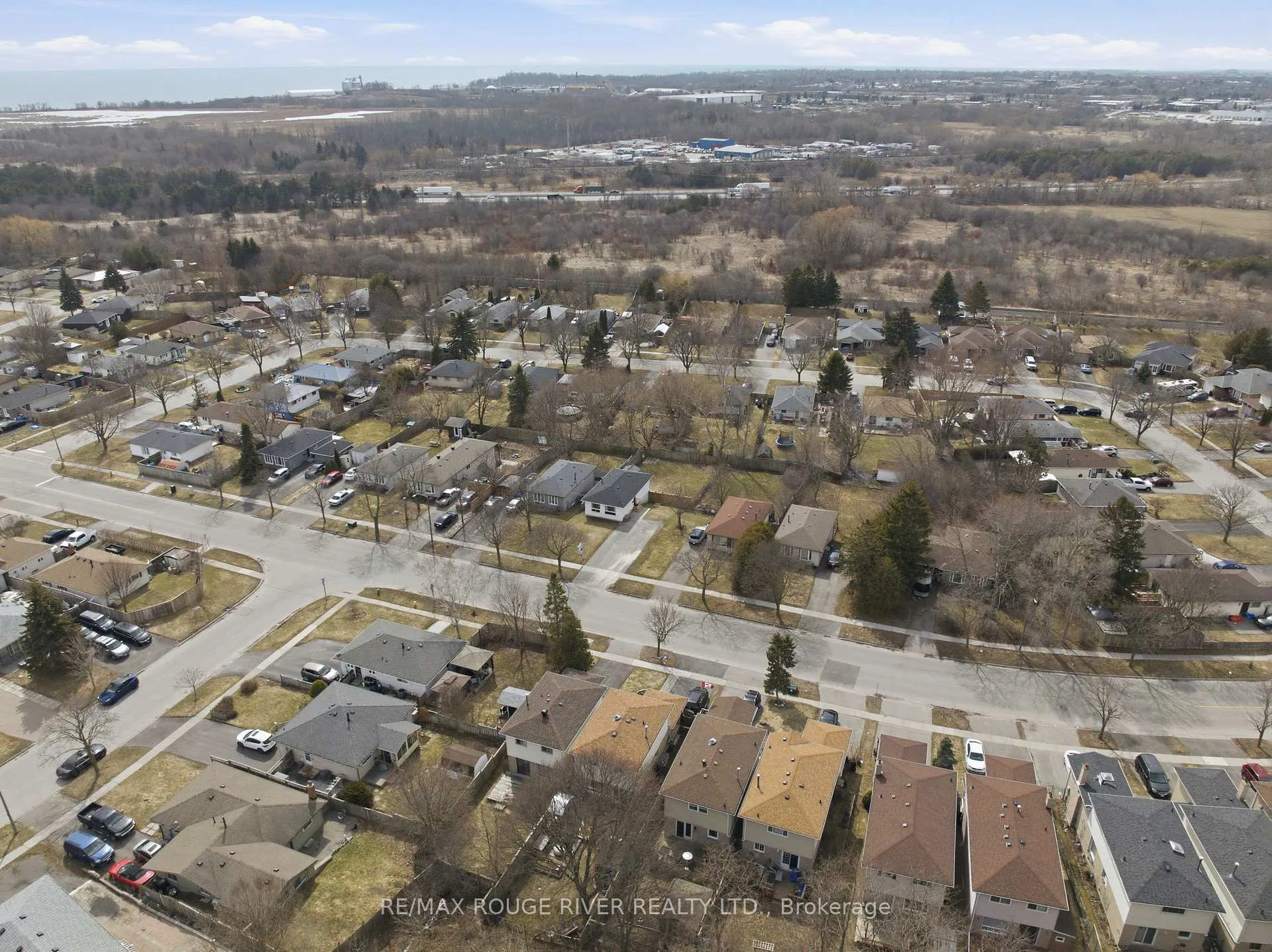 Photo 34 of 712 Grandview Drive, Oshawa, Donevan — HOMEH