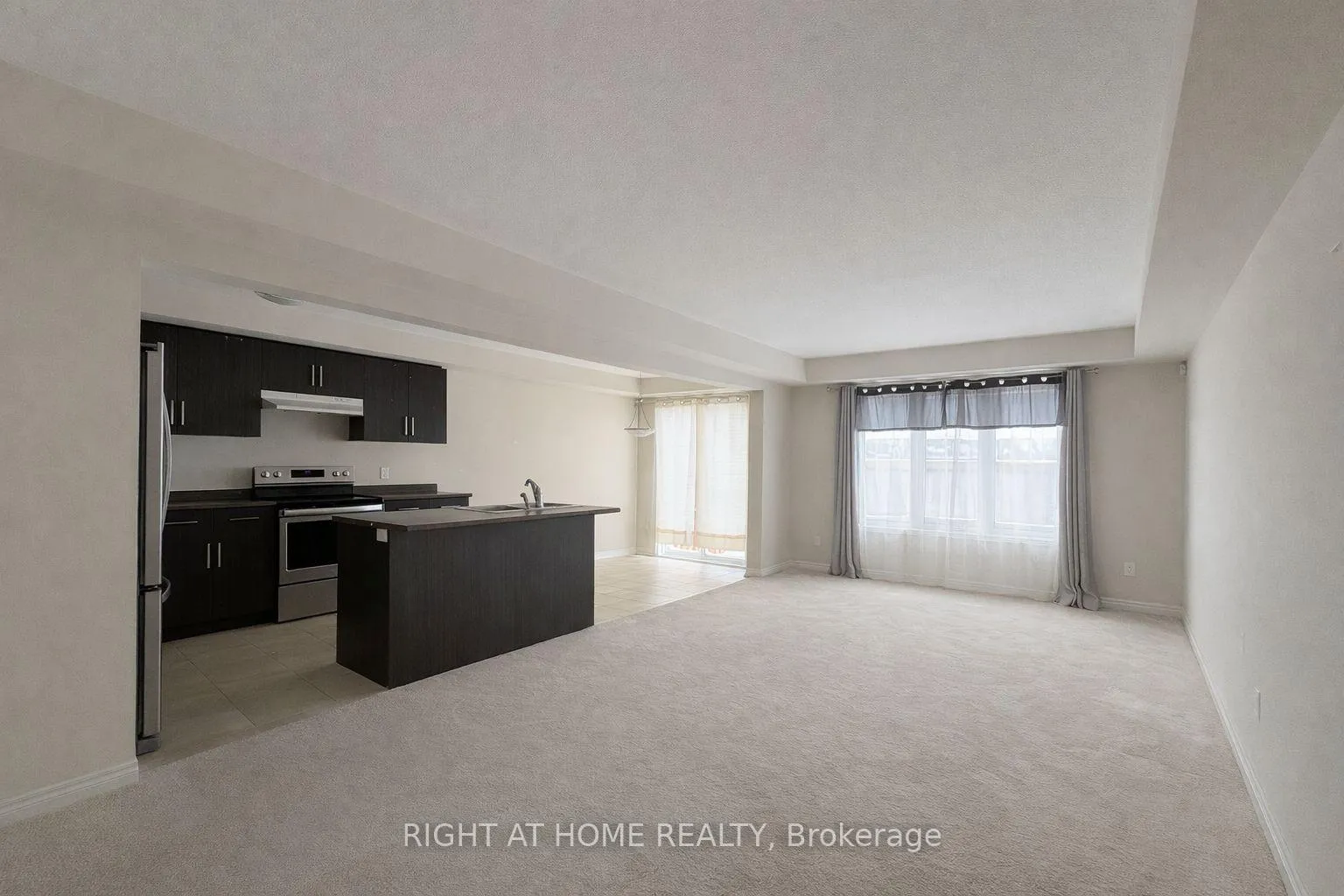 Photo 2 of 661 Julia Drive, Welland, Coyle Creek — HOMEH