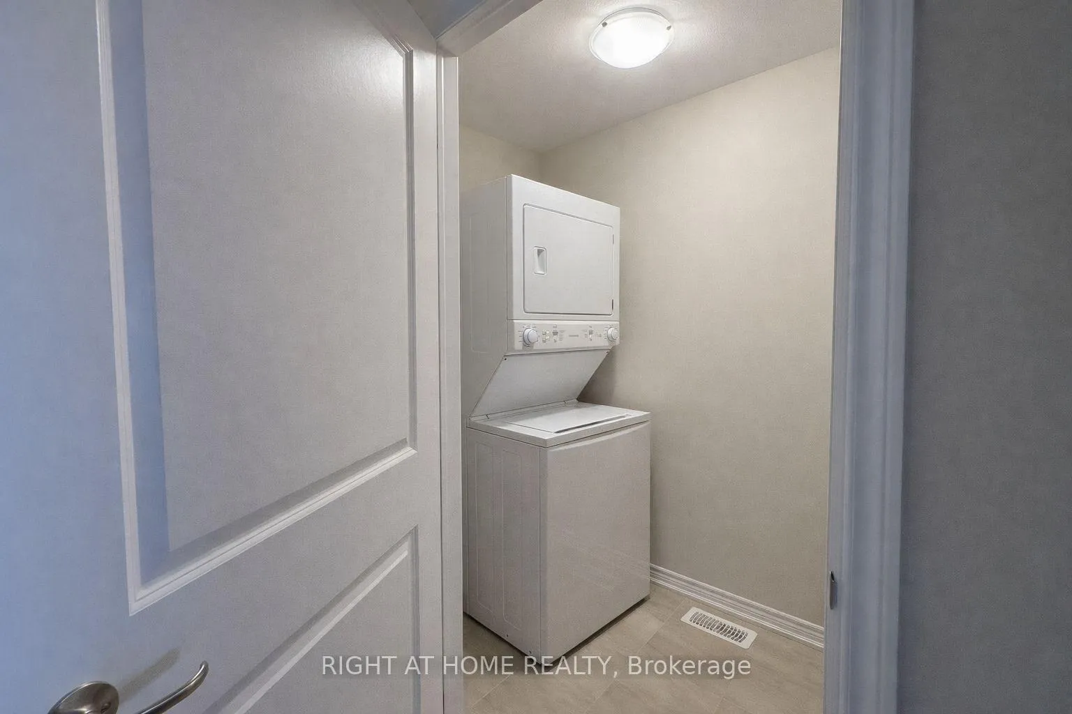 Photo 14 of 661 Julia Drive, Welland, Coyle Creek — HOMEH