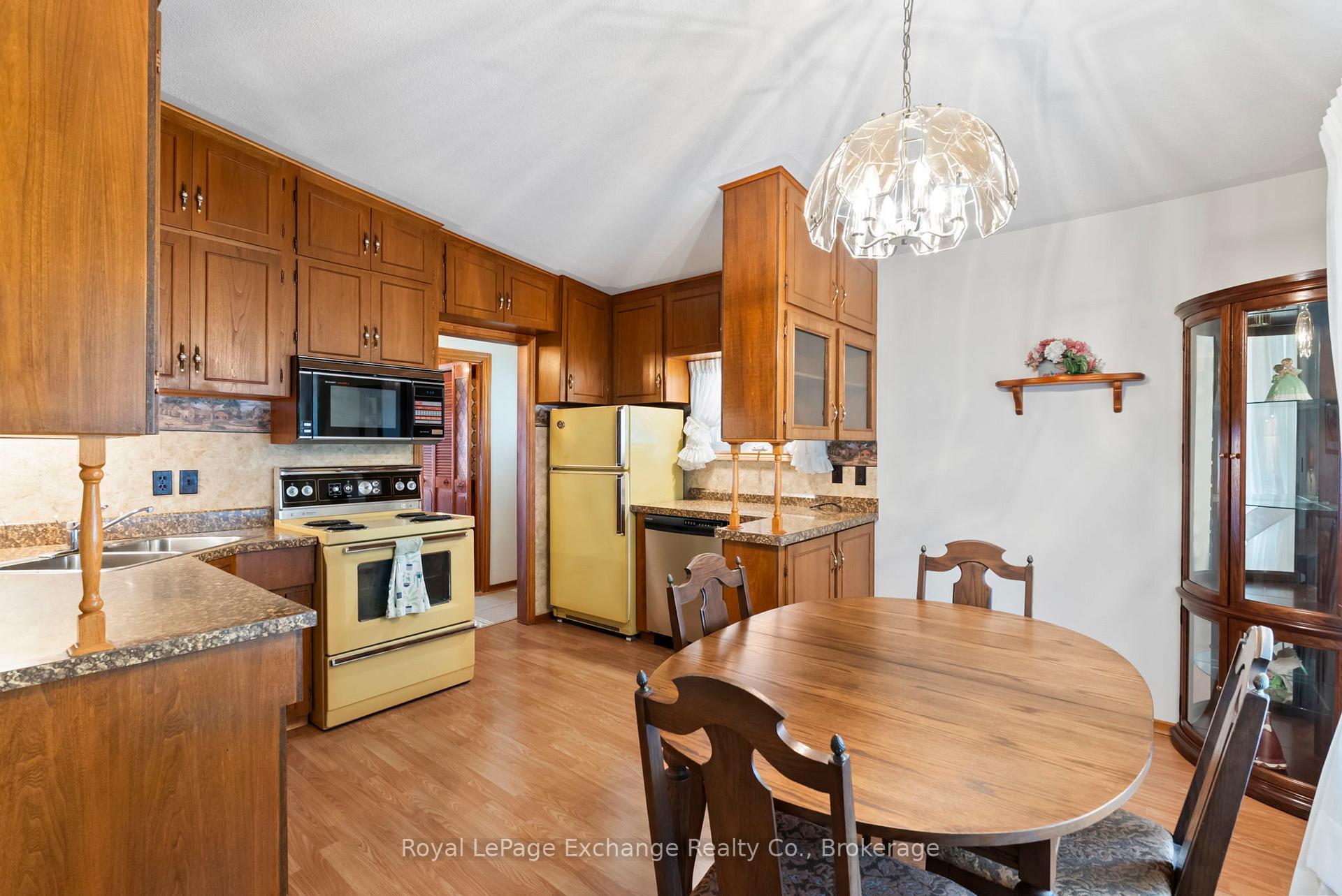 Photo 4 of 1051 Sutton Street, Kincardine — HOMEH