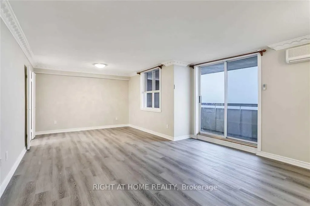 Photo 5 of Unit 710, 80 Inverlochy Boulevard, Markham, Royal Orchard — HOMEH