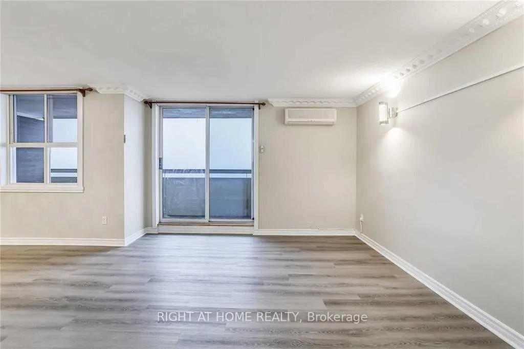 Photo 6 of Unit 710, 80 Inverlochy Boulevard, Markham, Royal Orchard — HOMEH
