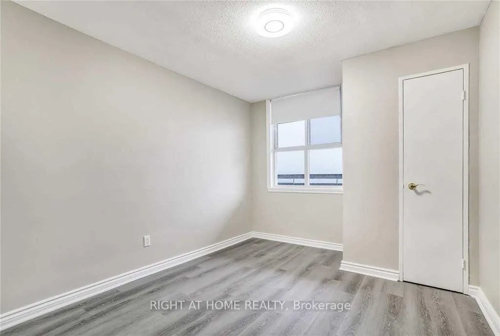 Photo 18 of Unit 710, 80 Inverlochy Boulevard, Markham, Royal Orchard — HOMEH