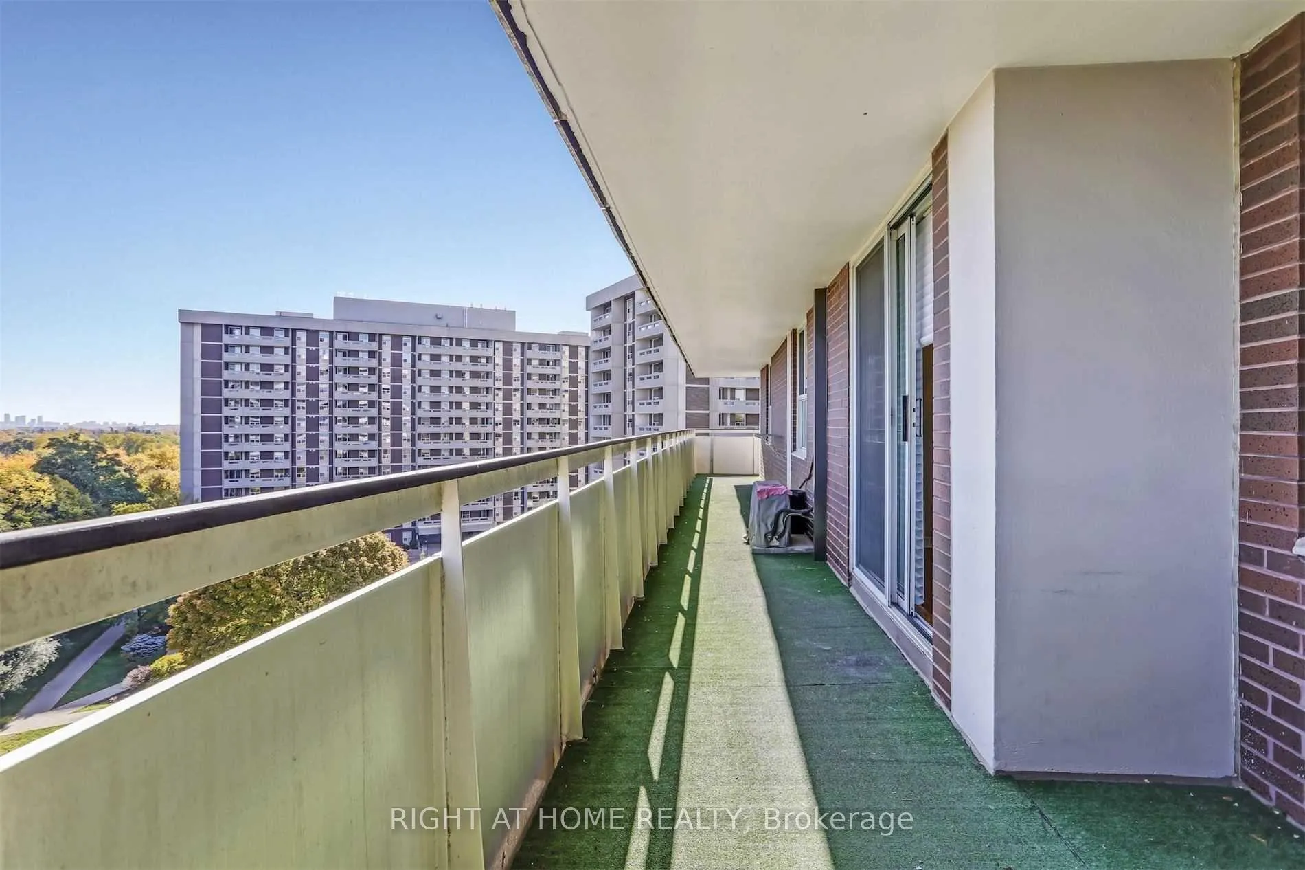 Photo 27 of Unit 710, 80 Inverlochy Boulevard, Markham, Royal Orchard — HOMEH